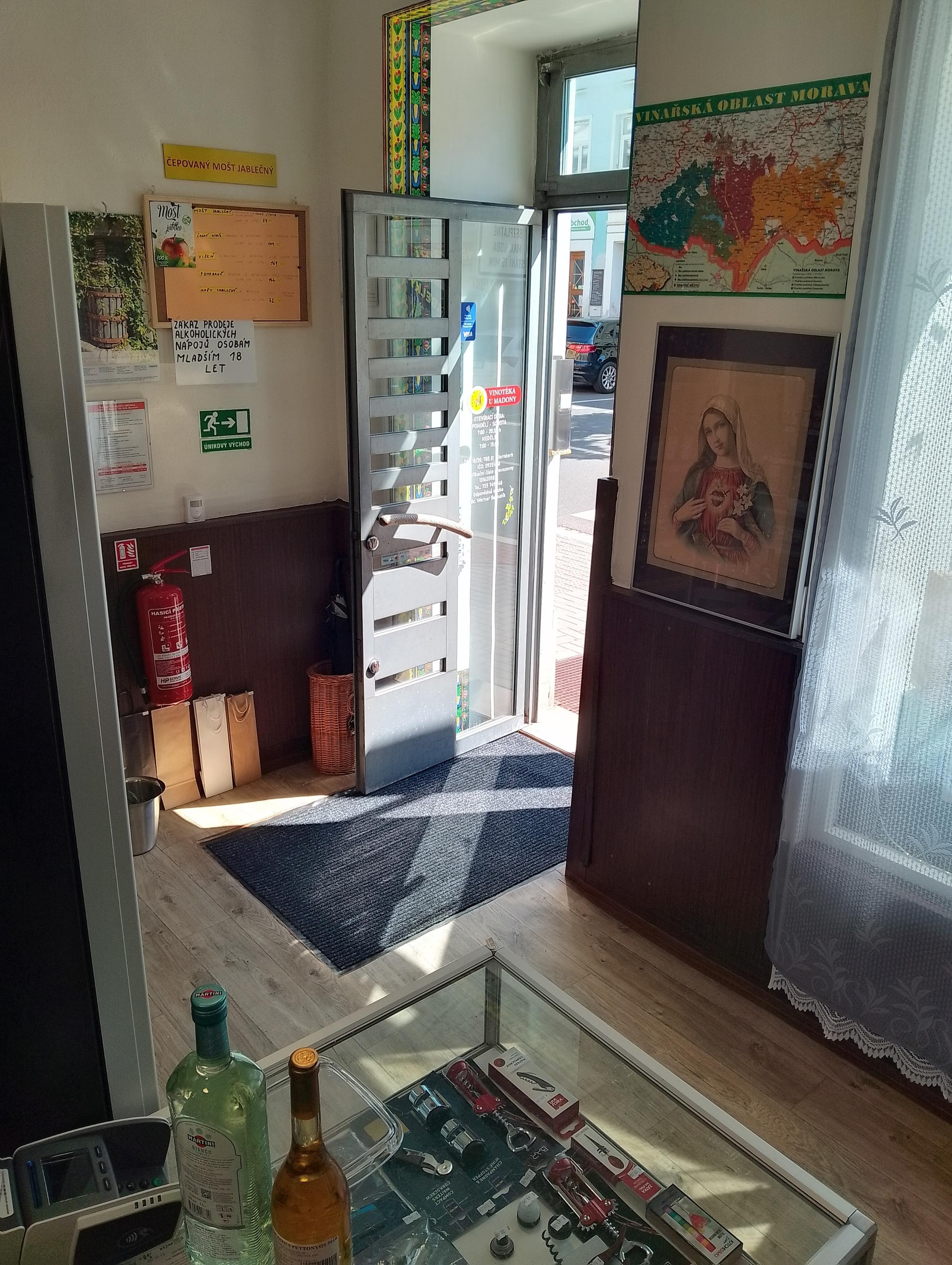 VINOTÉKA U MADONY foto 4