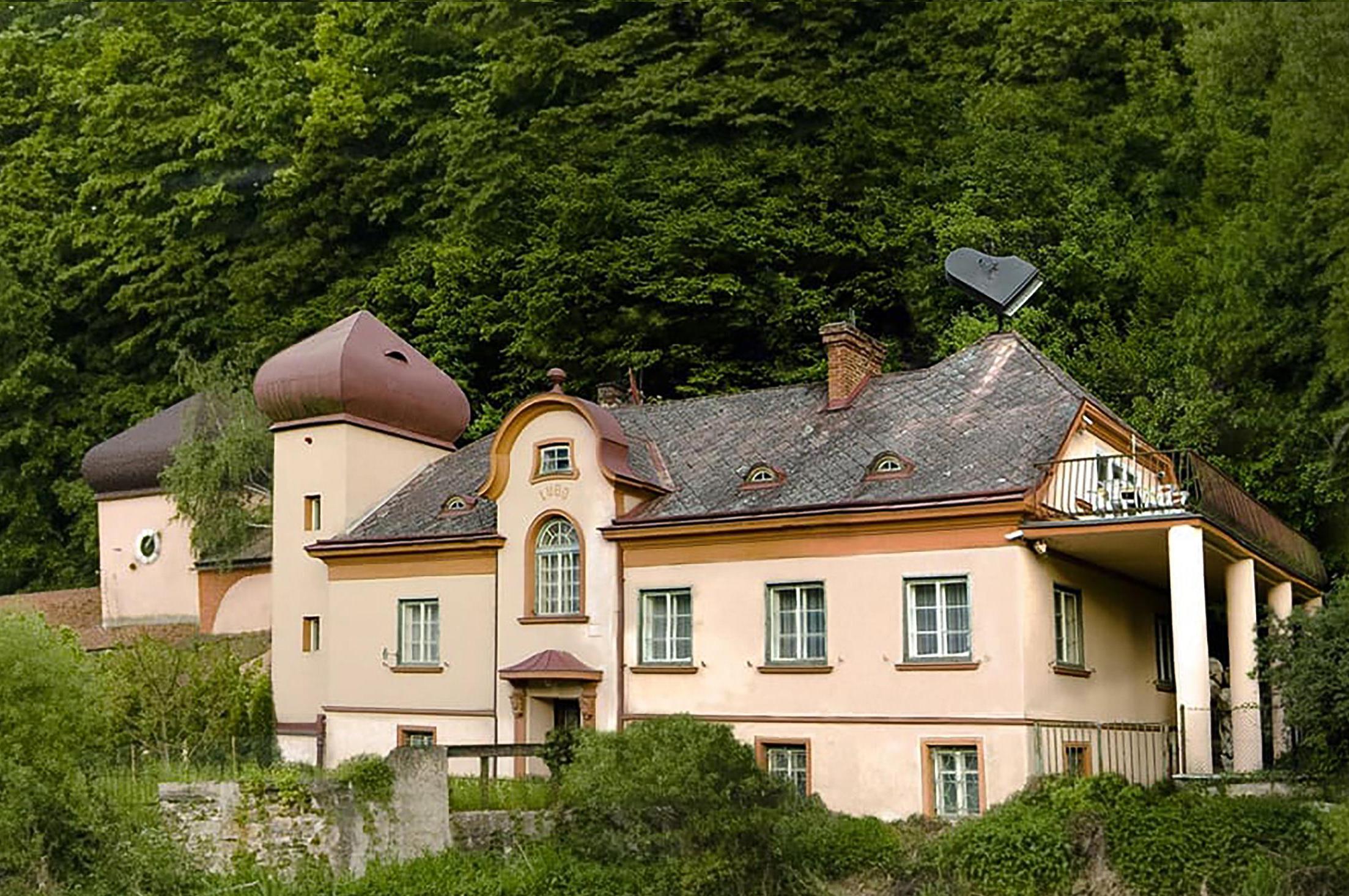 Zámeček Lubo