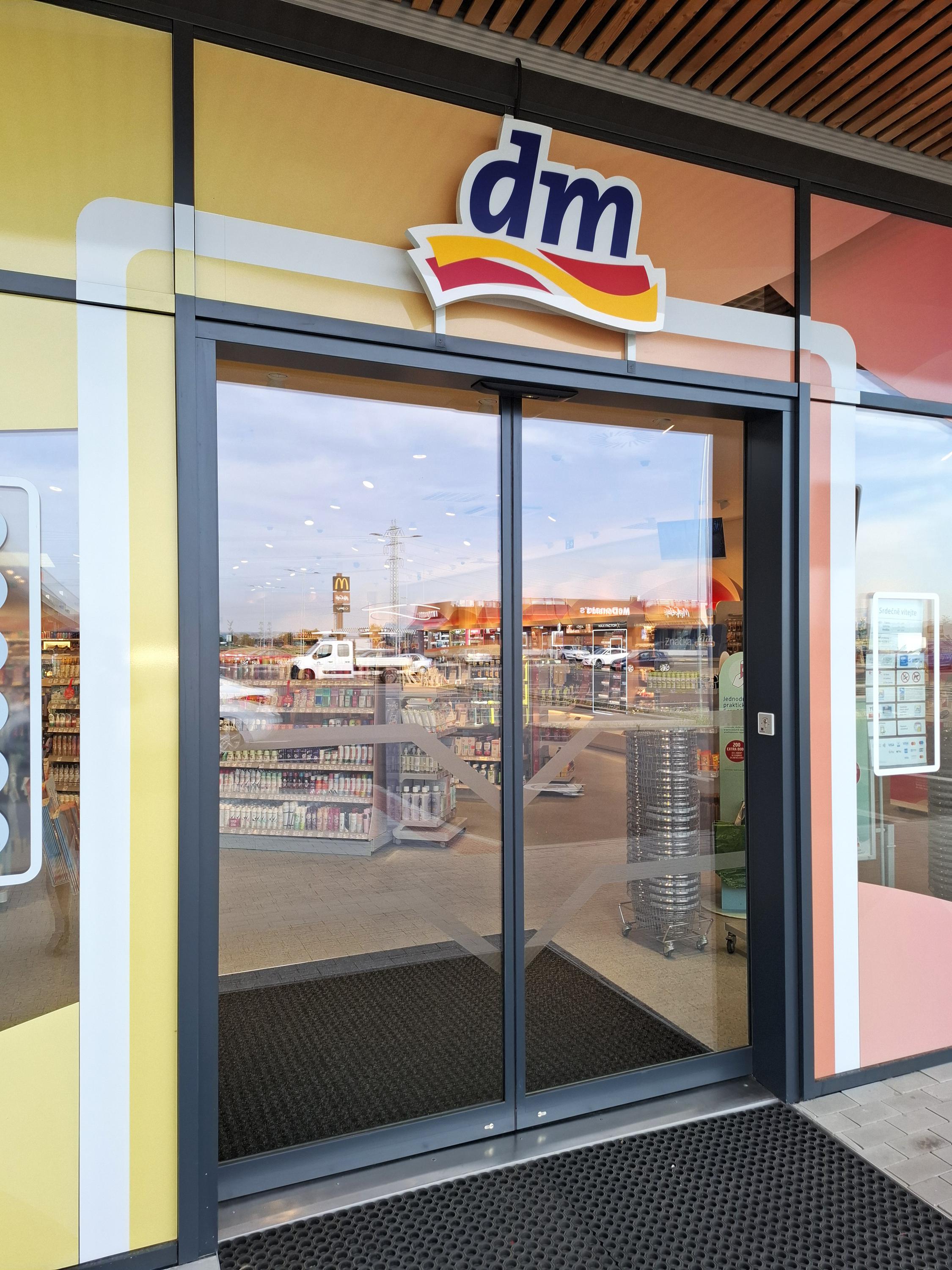 dm drogerie markt s.r.o. foto 3