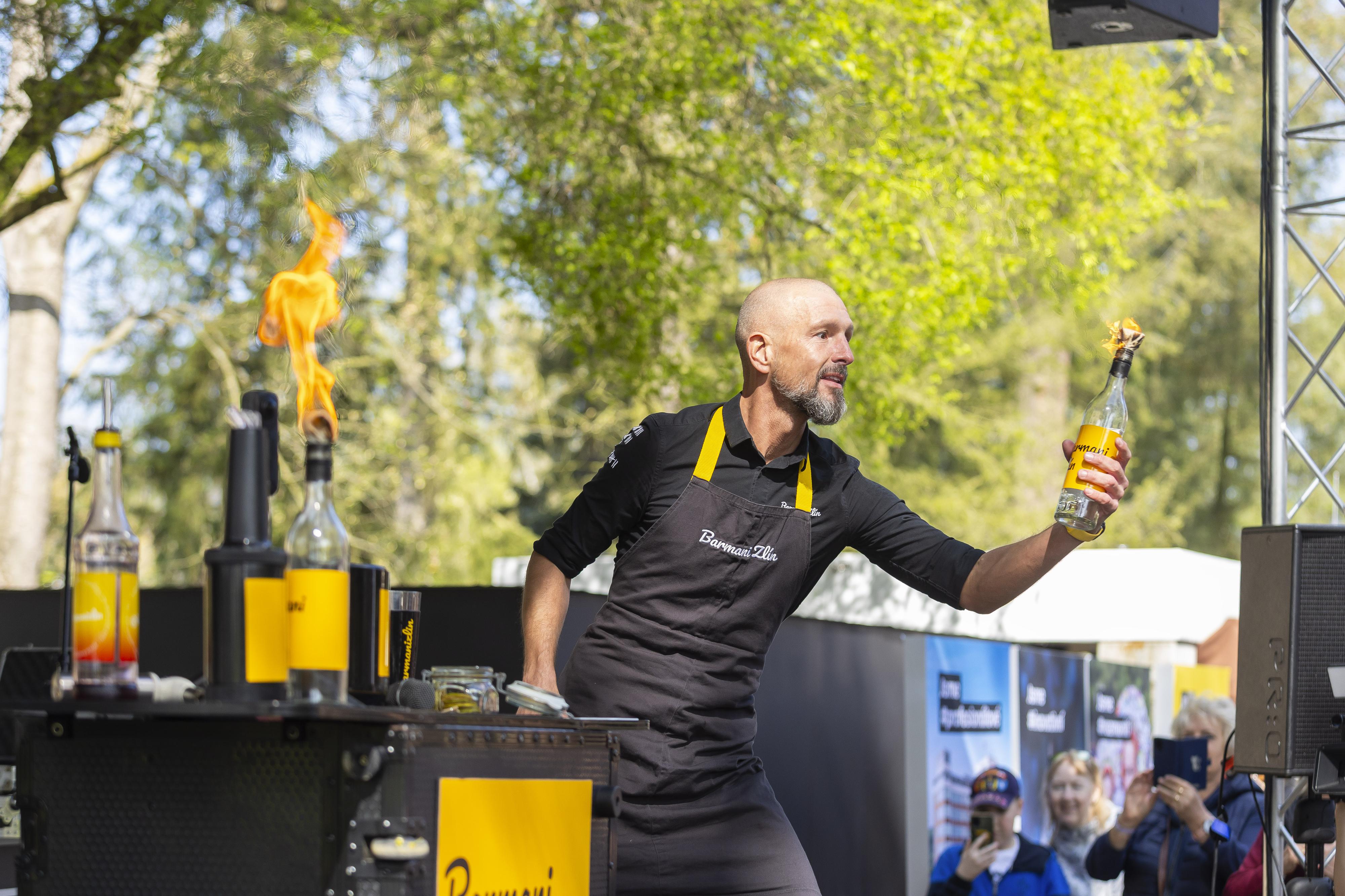 Barmani Zlín - barman Kuba Libre Orel foto 2
