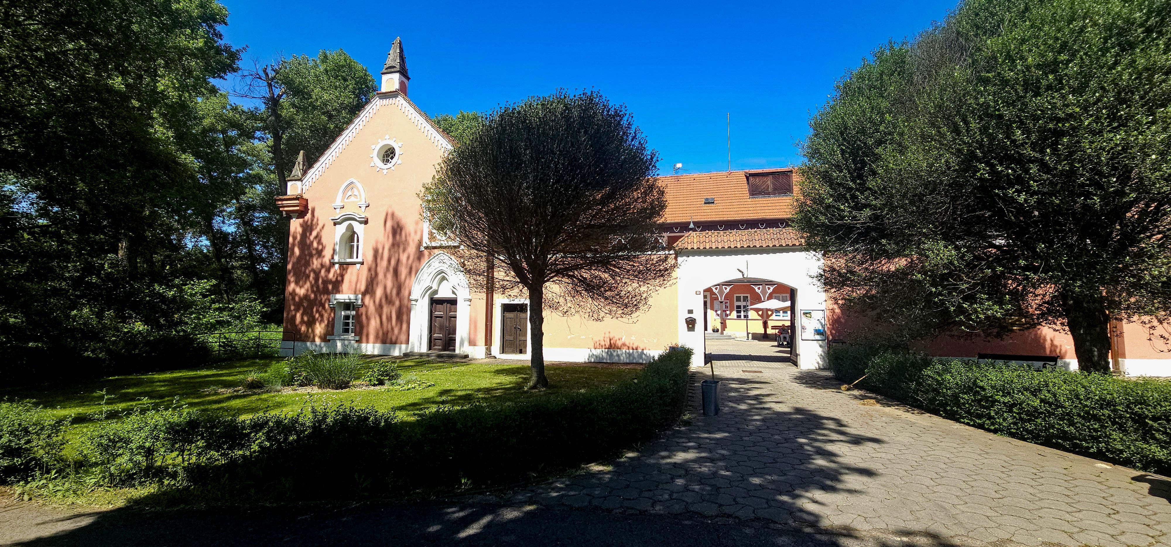 ČERVENÝ MLÝN VŠESTUDY, poskytovatel sociálních služeb