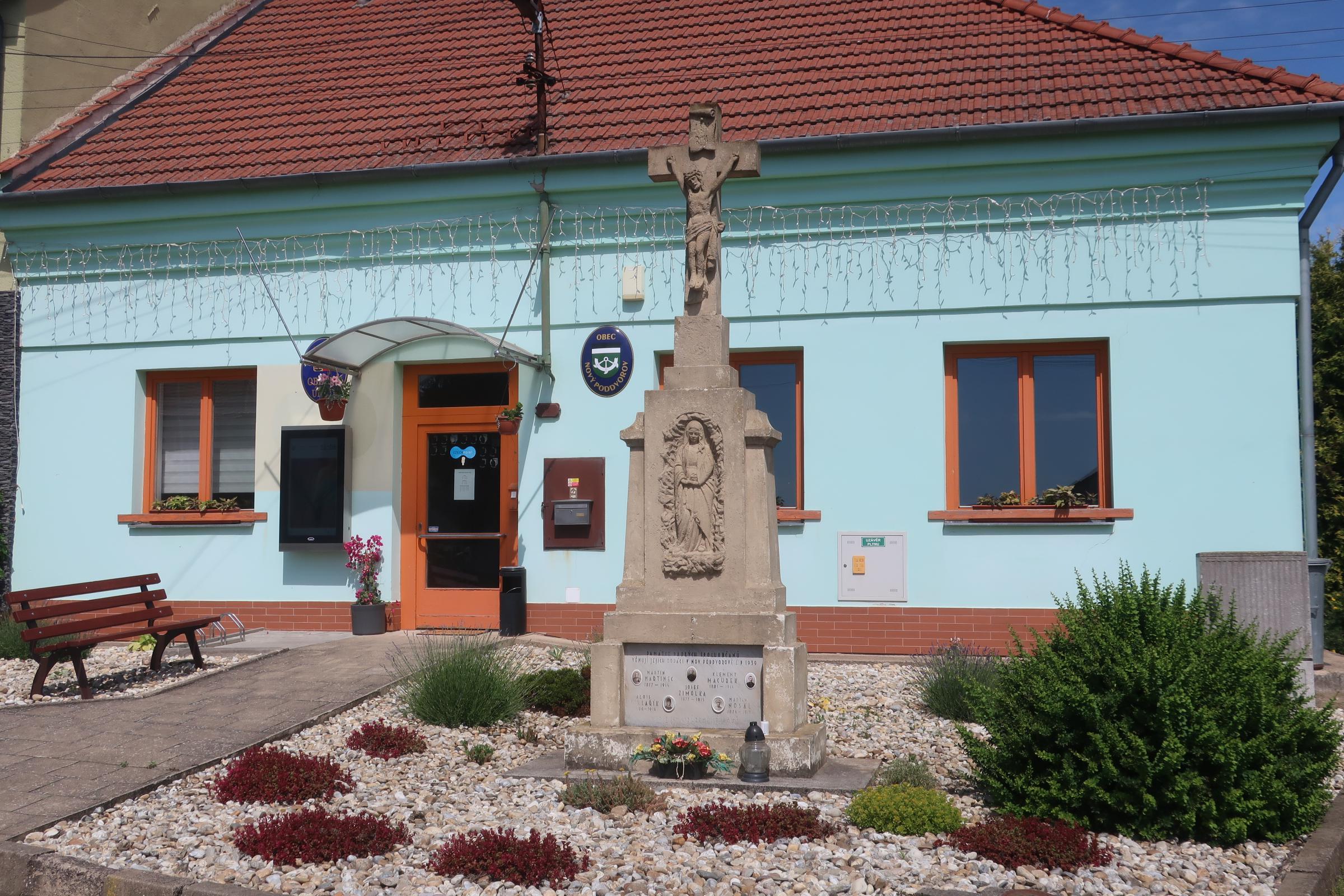 Nový Poddvorov - obecní úřad foto 6