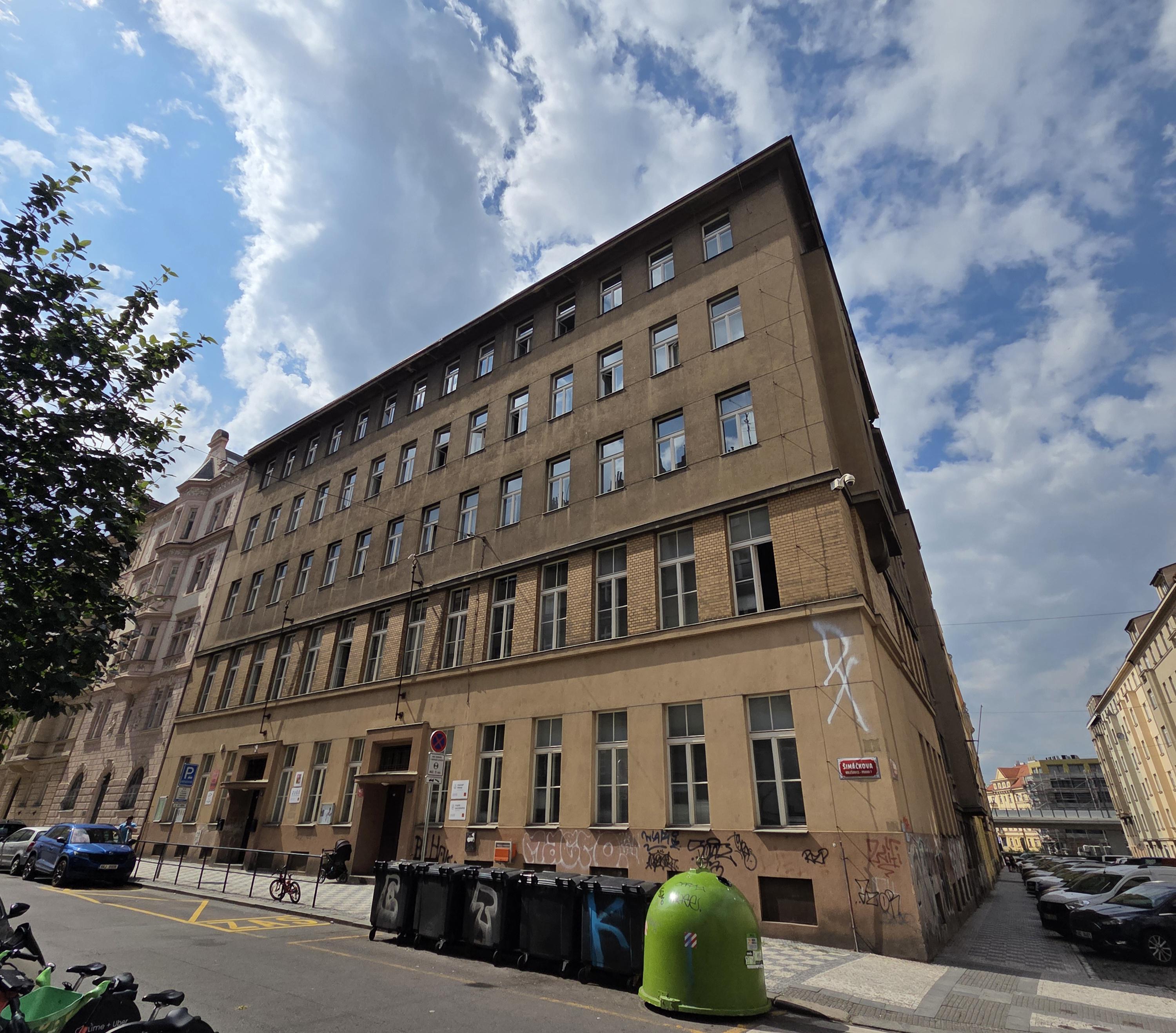 ZUŠ Praha 7, Šimáčkova foto 2