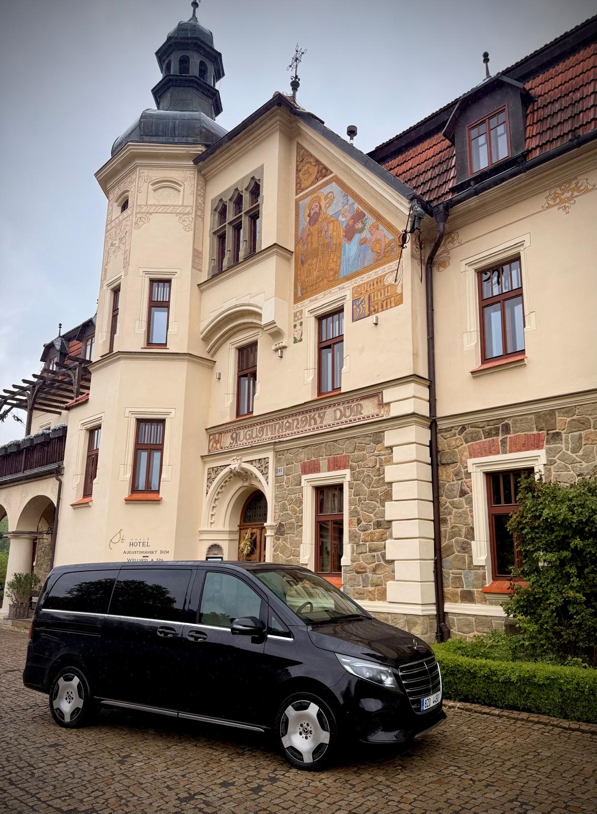 NOIR LINE - LUXURY VIP TRANSFERS foto 2