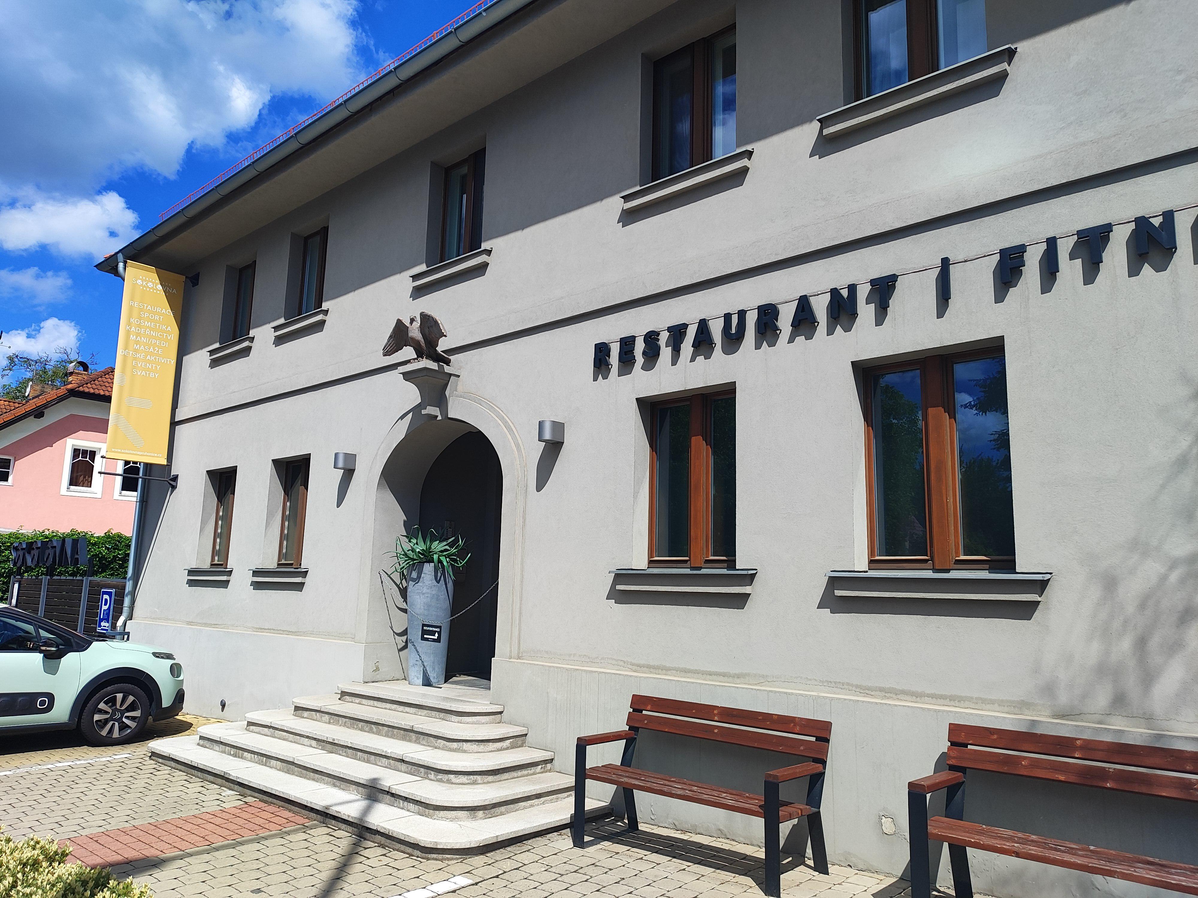 Restaurace Sokolovna Průhonice foto 2