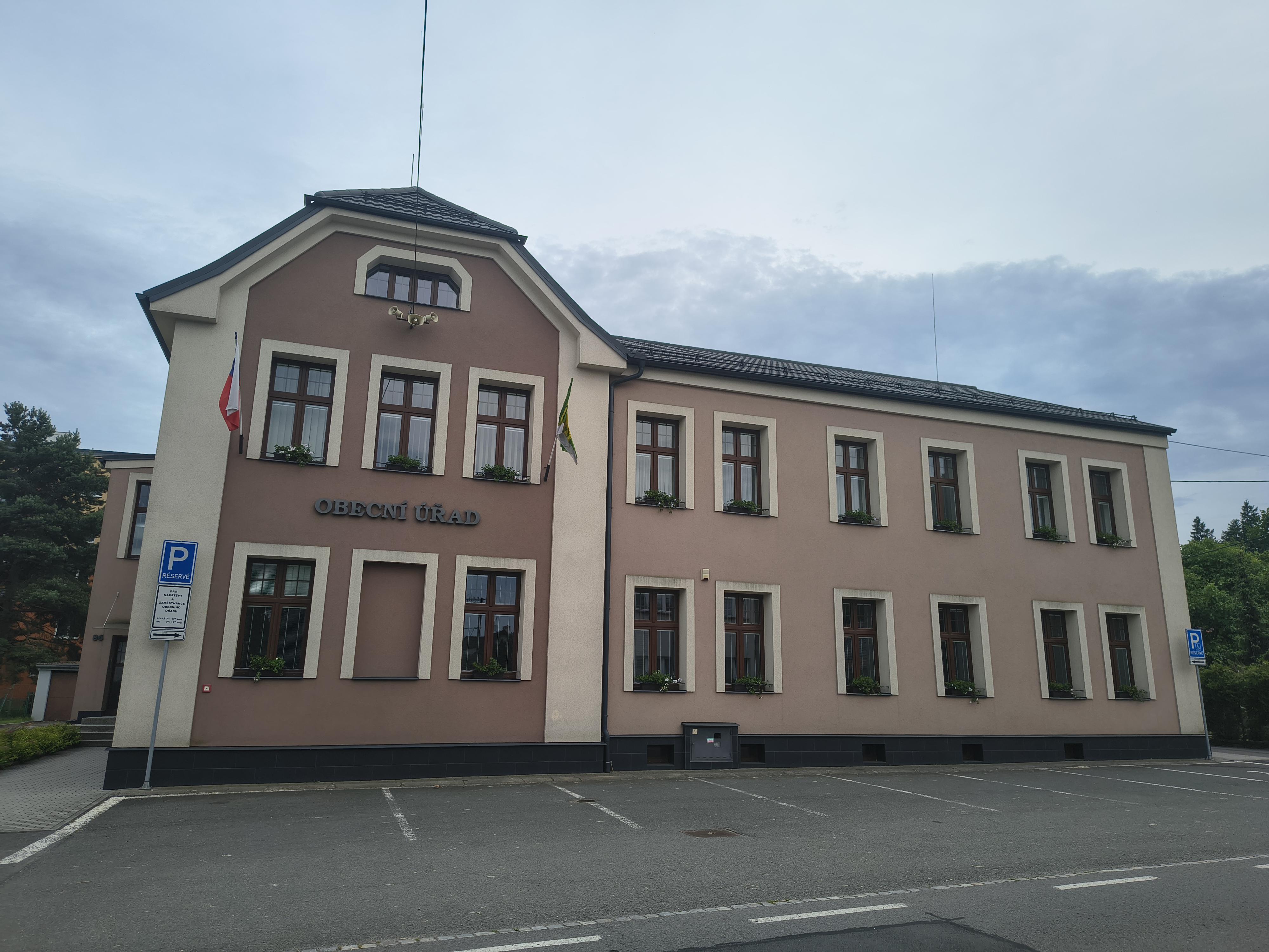 Háj ve Slezsku - obecní úřad foto 1