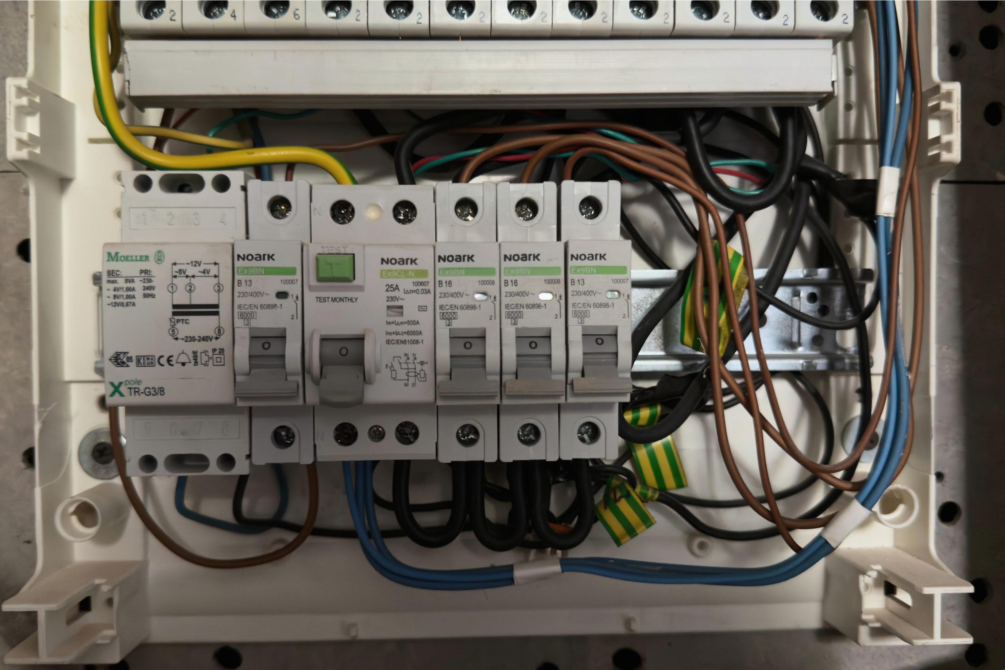 Kontrola elektroinstalace před koupí nemovitosti