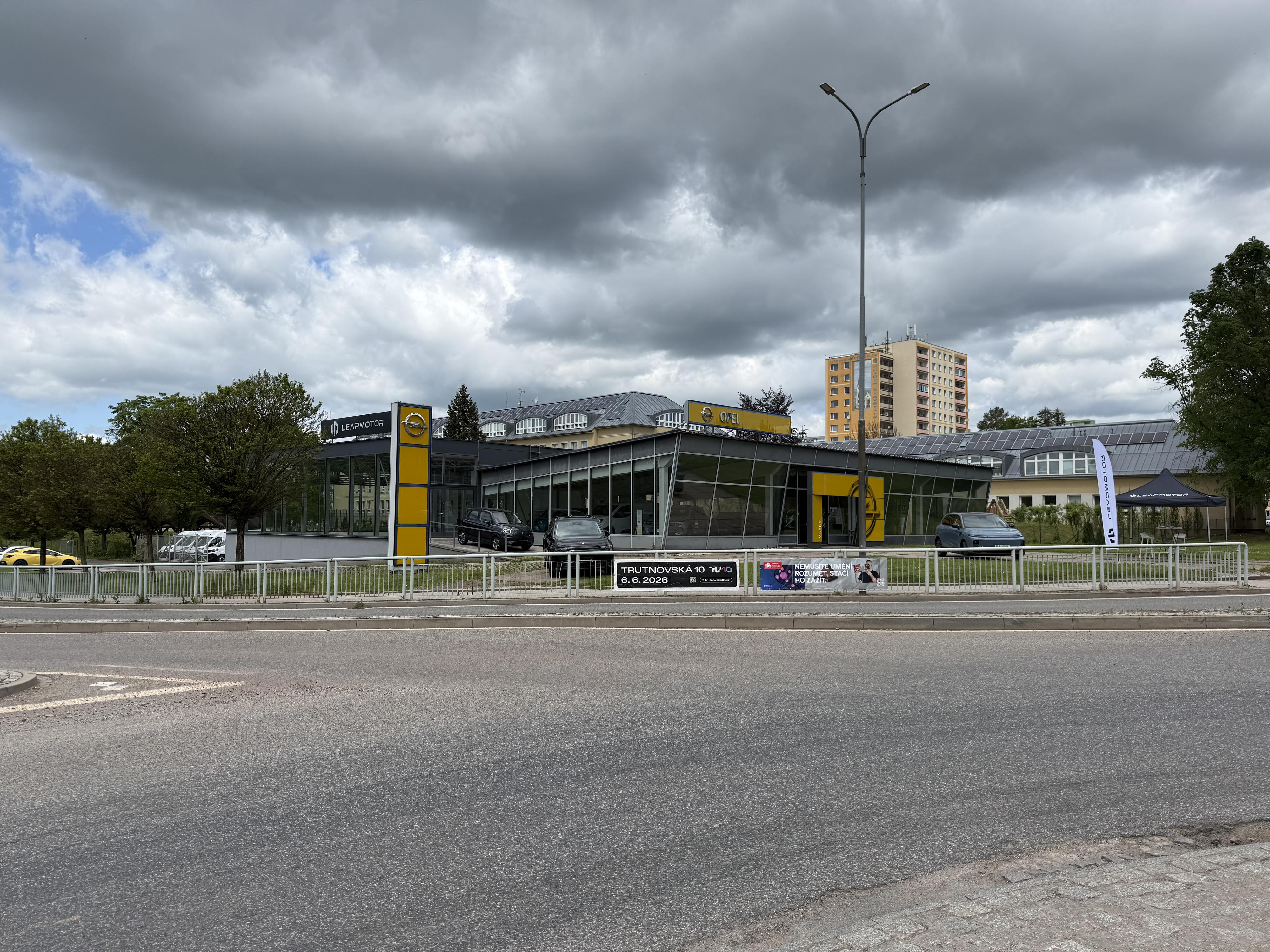 Autosalon Dědek, s.r.o. - OPEL foto 2