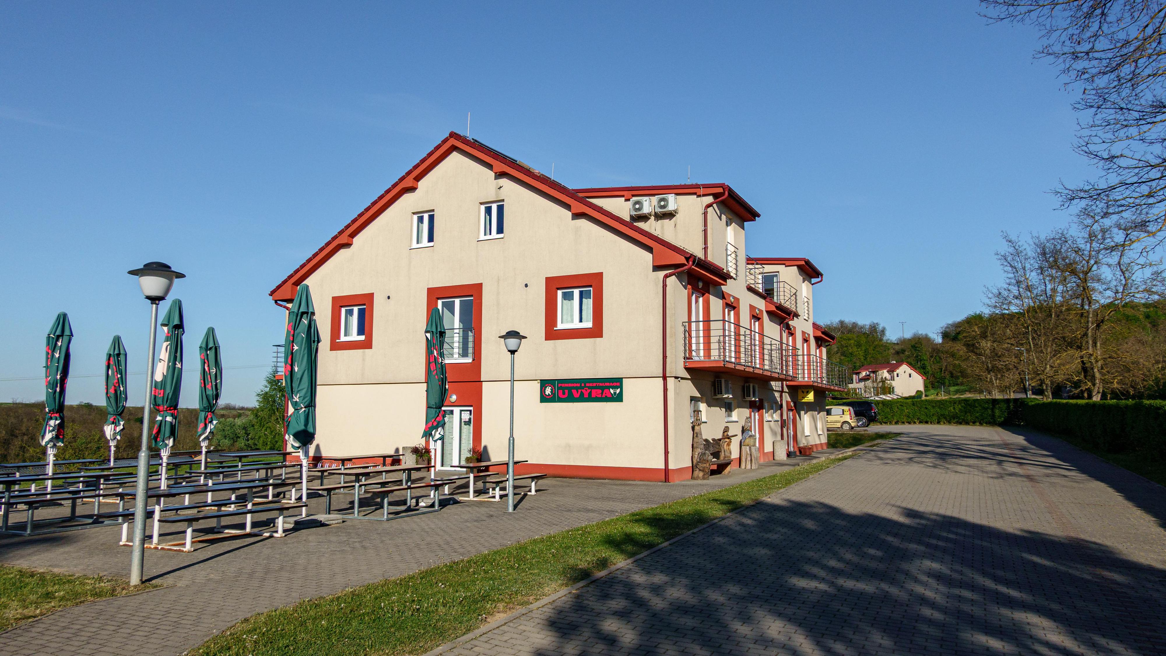 Restaurace U Výra foto 3