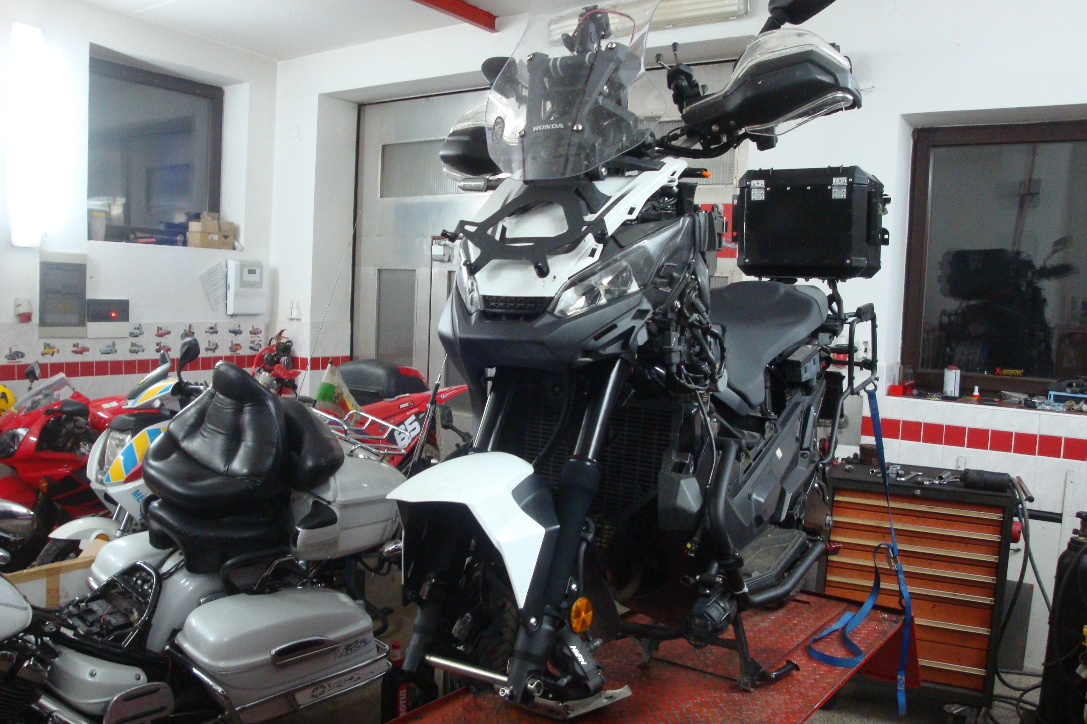 Autoservis - motoservis, pneuservis - Martin Levák foto 6