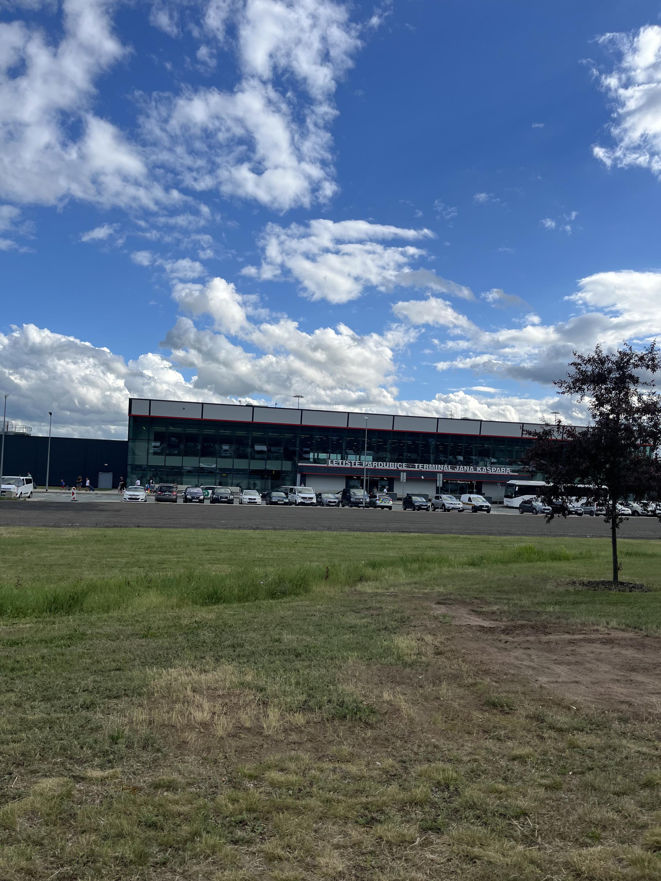 Celní úřad - Pracoviště Pardubice Pražská - Letiště foto 1