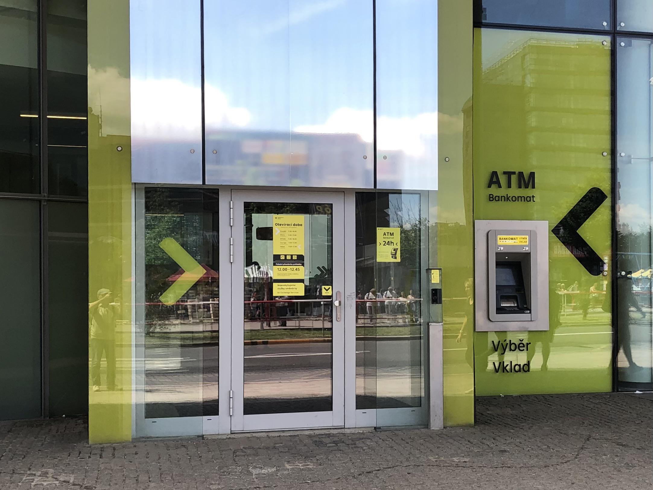 Raiffeisenbank - bankomat foto 4