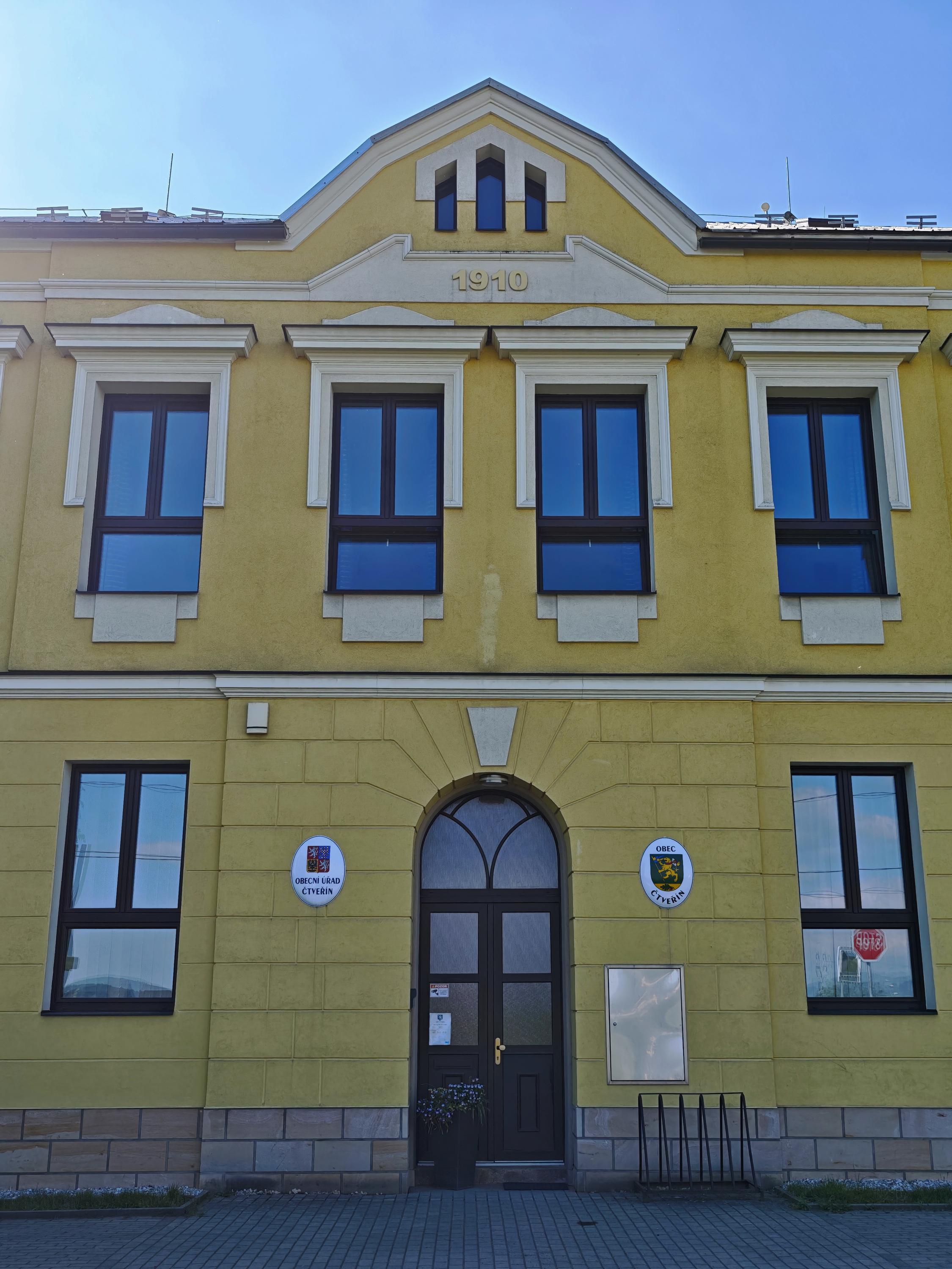 Čtveřín - obecní úřad foto 2