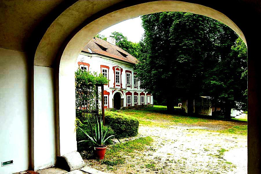 Zámek Mlázovy foto 2