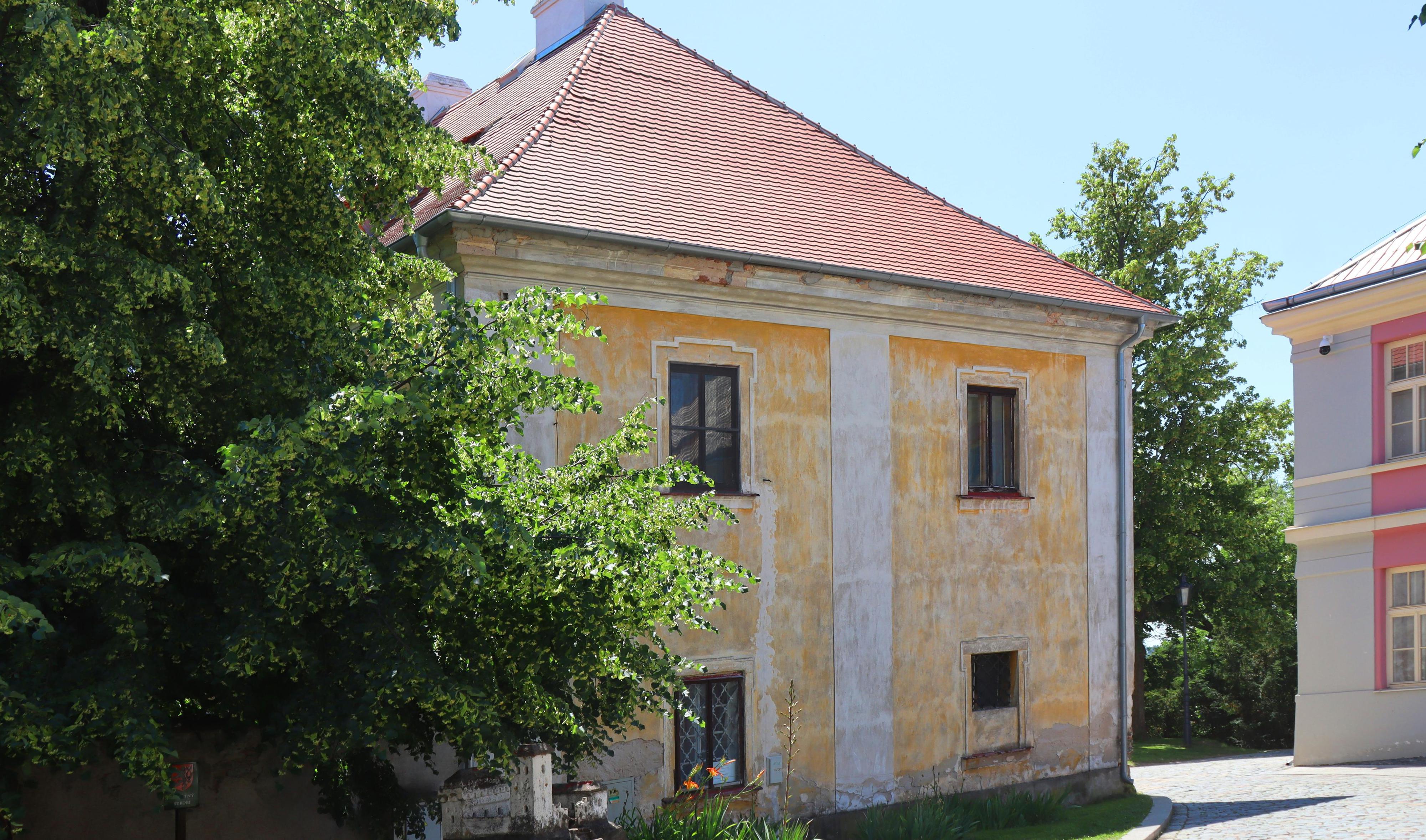 Římskokatolická farnost - děkanství Týnec nad Labem foto 4