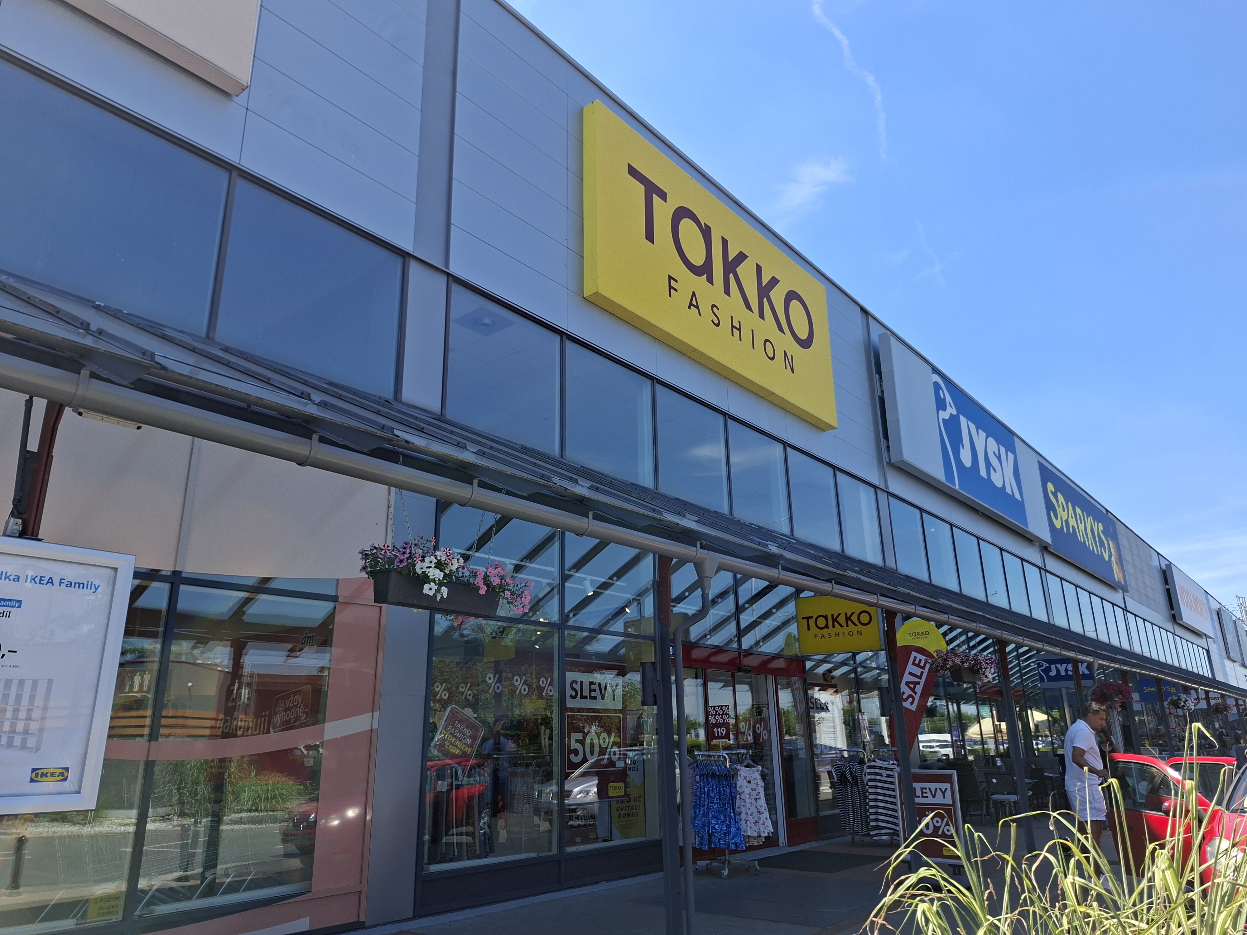 TAKKO FASHION foto 2