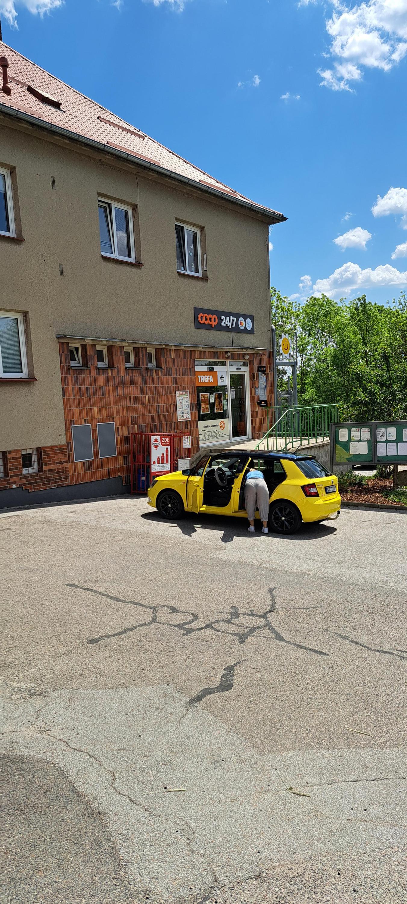 Supermarket Trefa foto 4