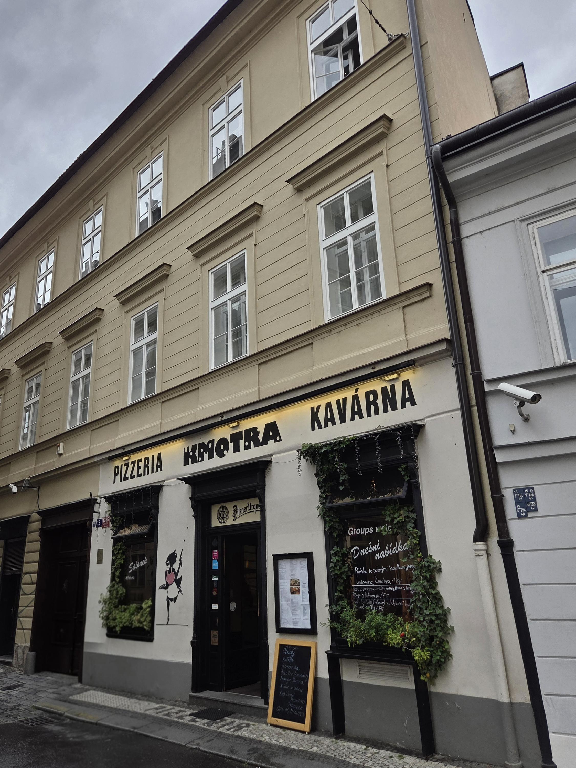 Pizzeria Kmotra foto 3