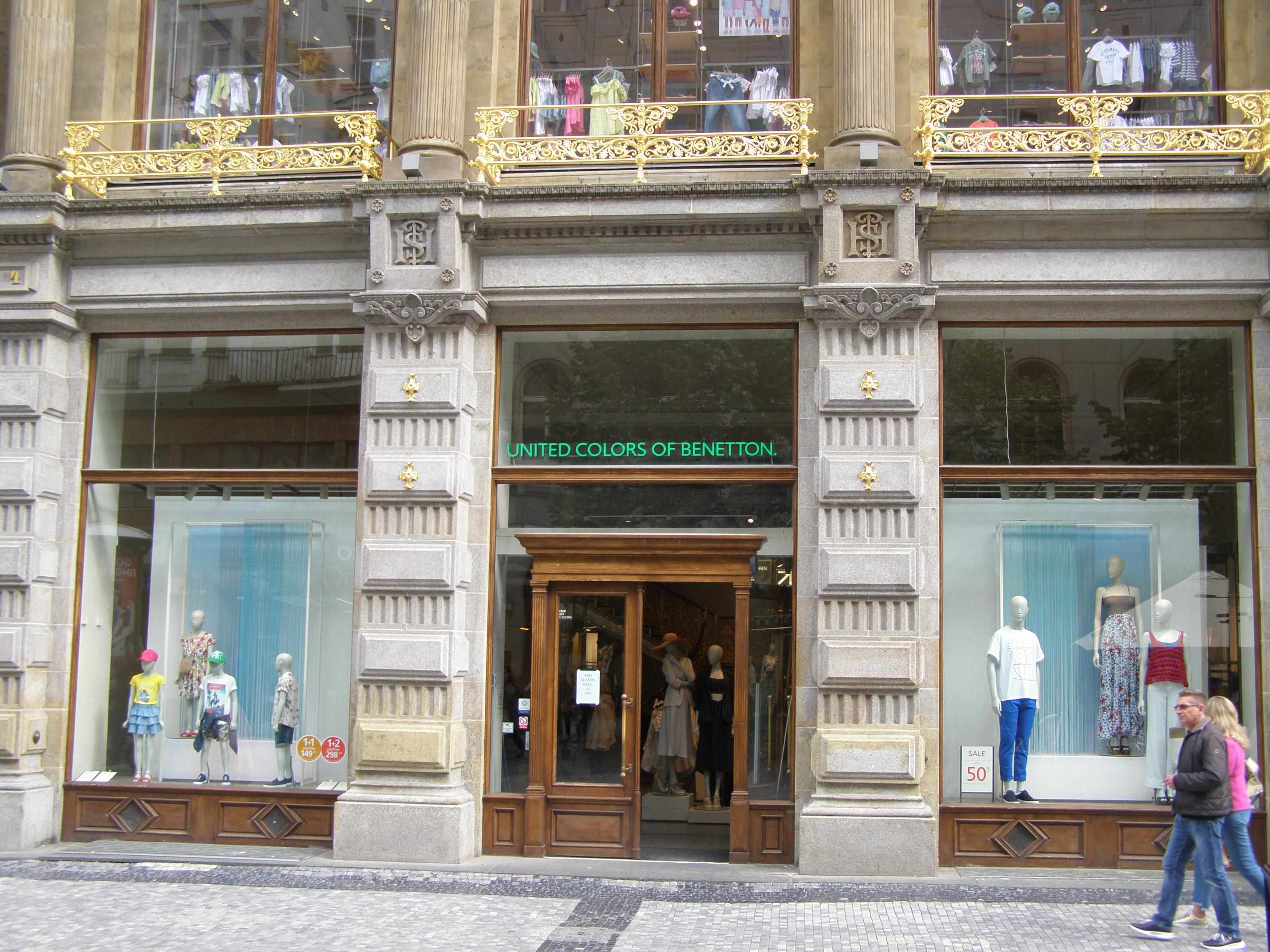 UNITED COLORS OF BENETTON