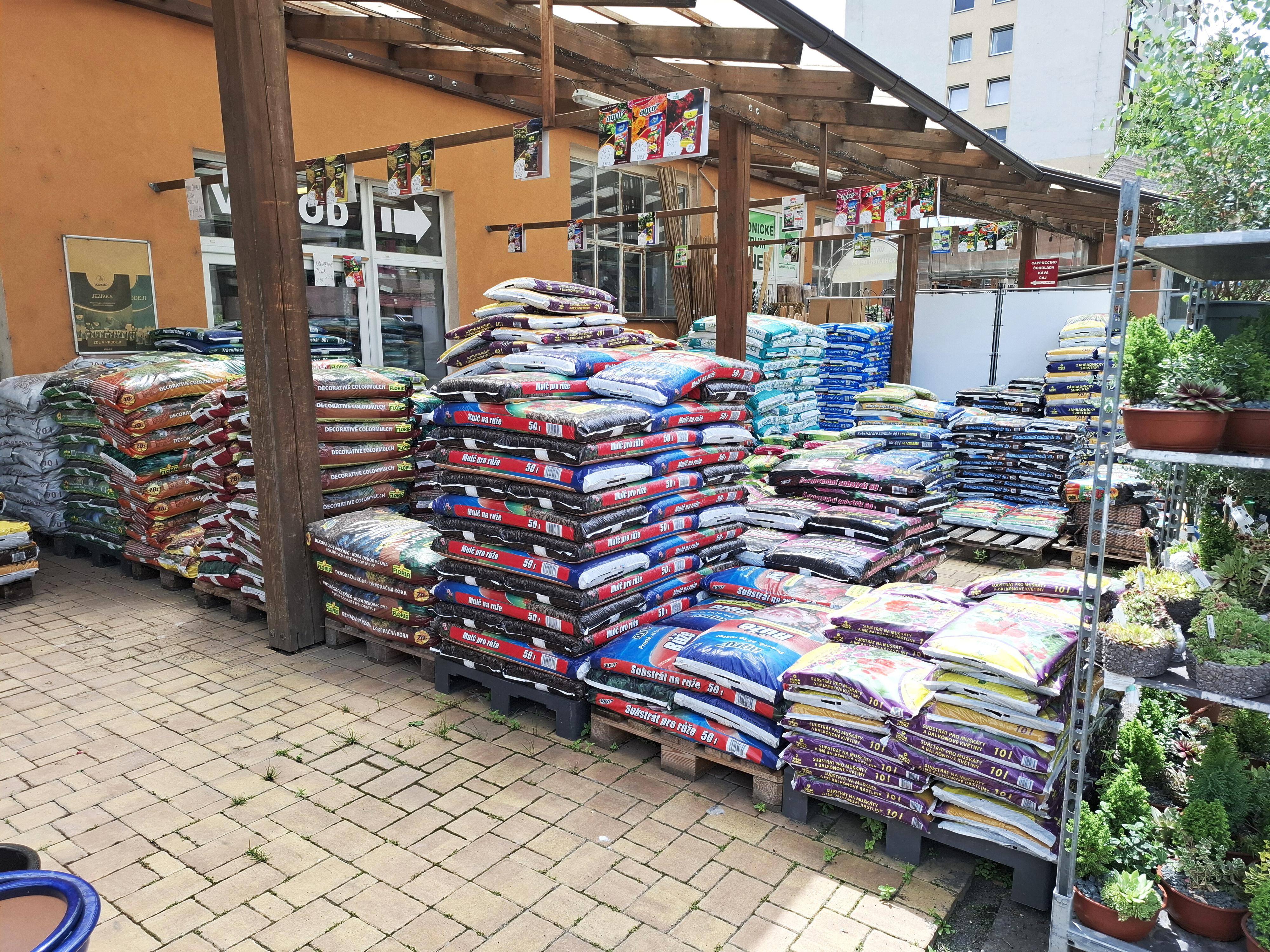 Zahradnické Centrum Grüner foto 3