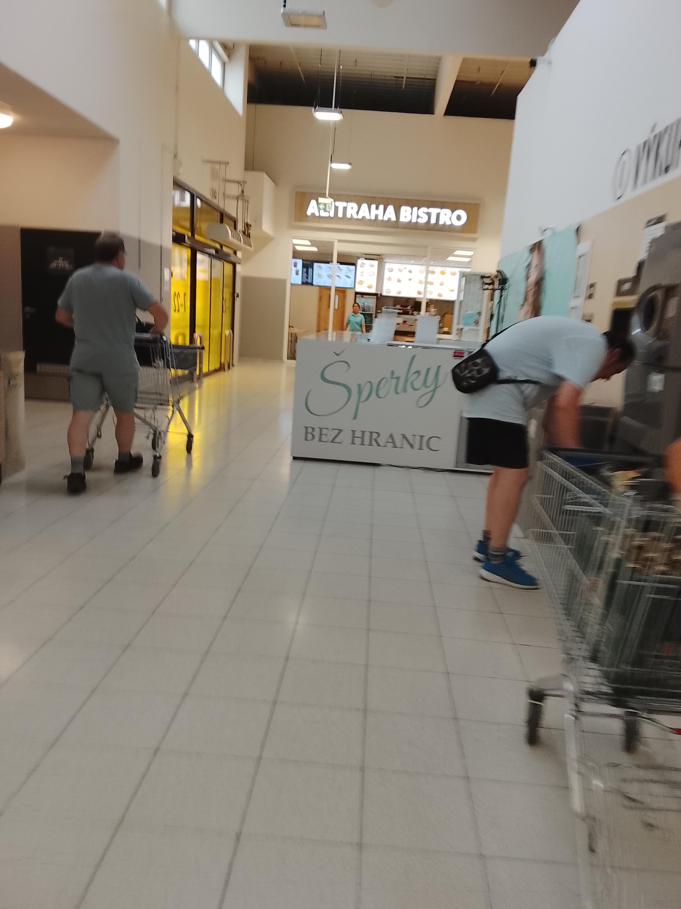 Albert Hypermarket foto 6