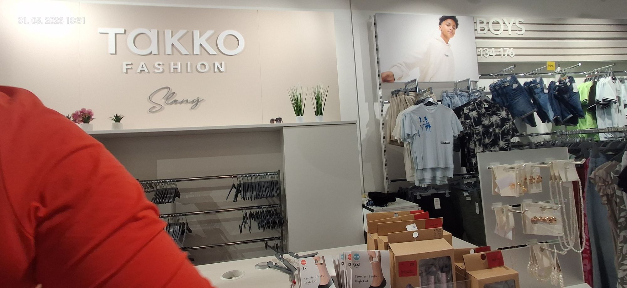 TAKKO FASHION foto 4