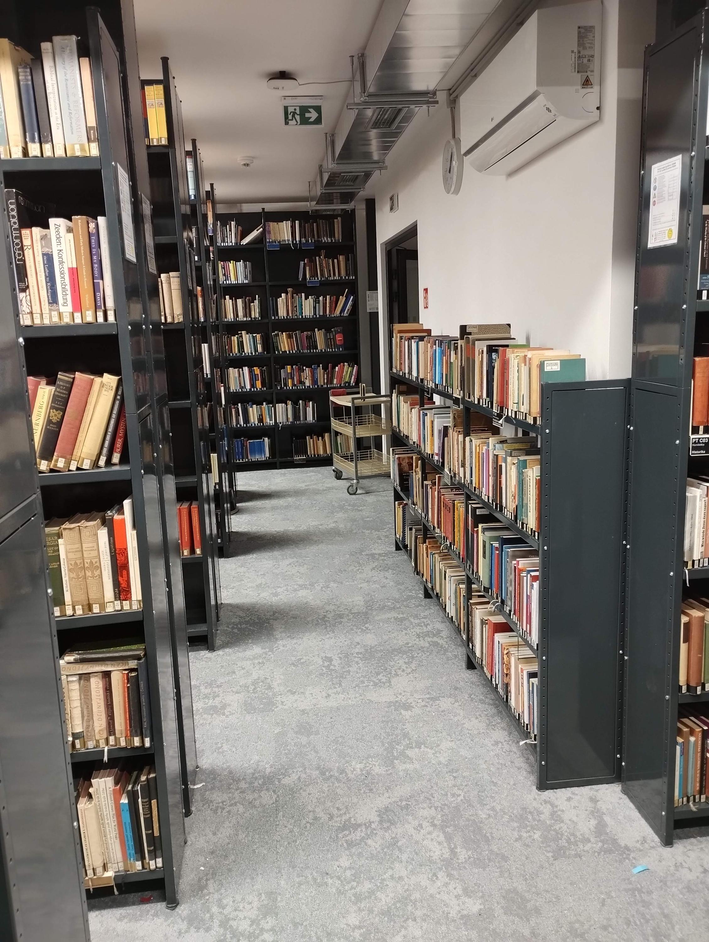 Knihovna Evangelické teologické fakulty Univerzity Karlovy foto 4