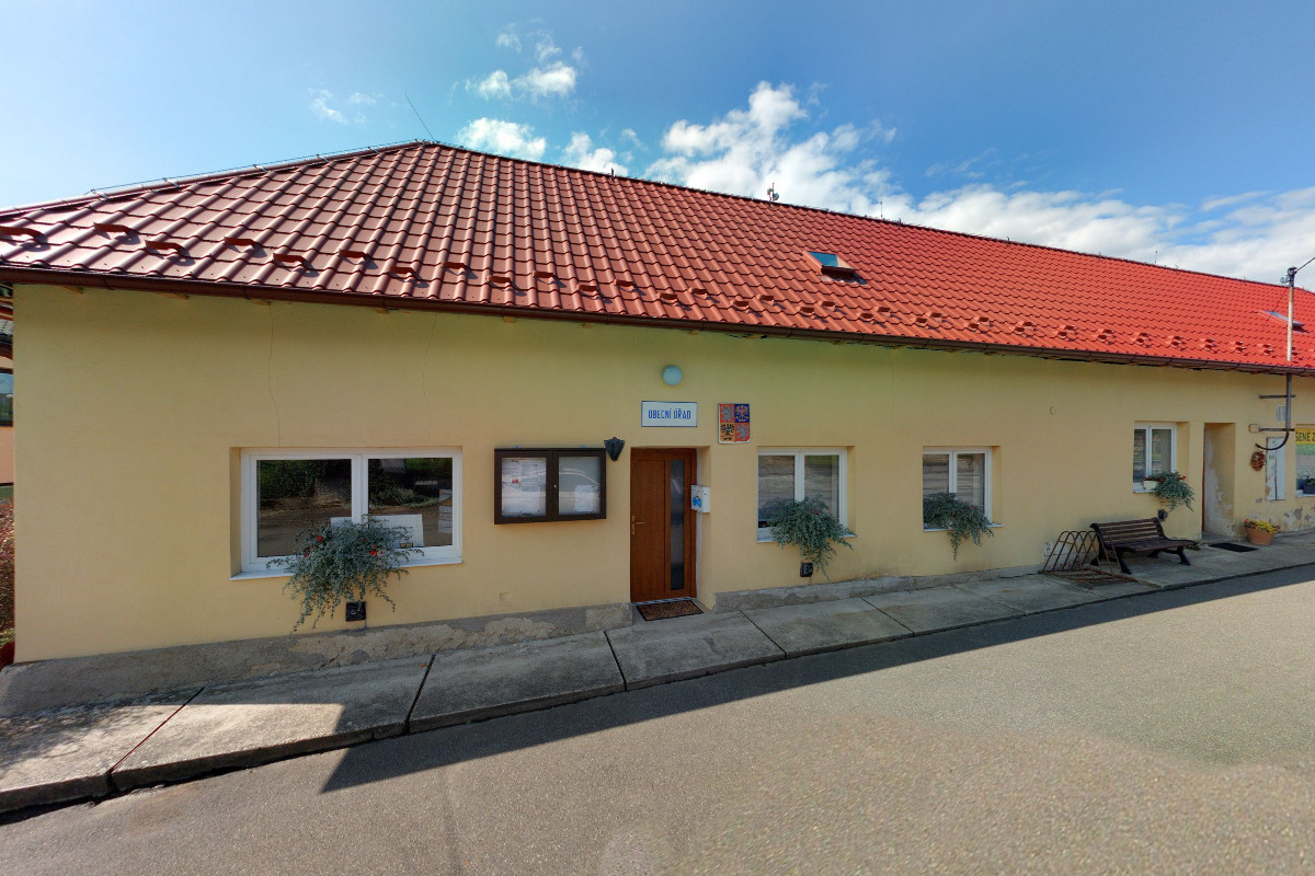 Kladníky - obecní úřad foto 2