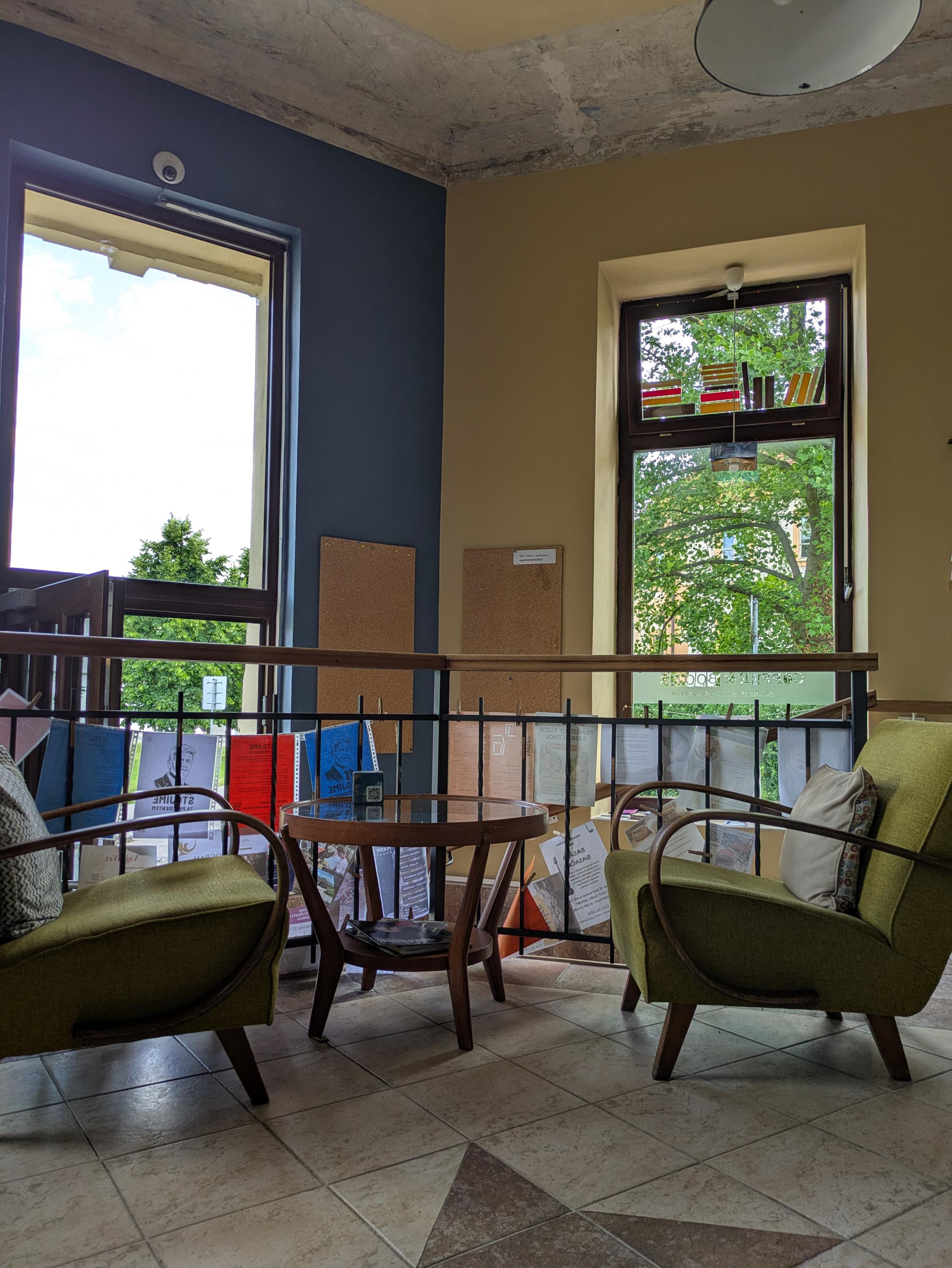 COFFEE & BOOKS foto 4