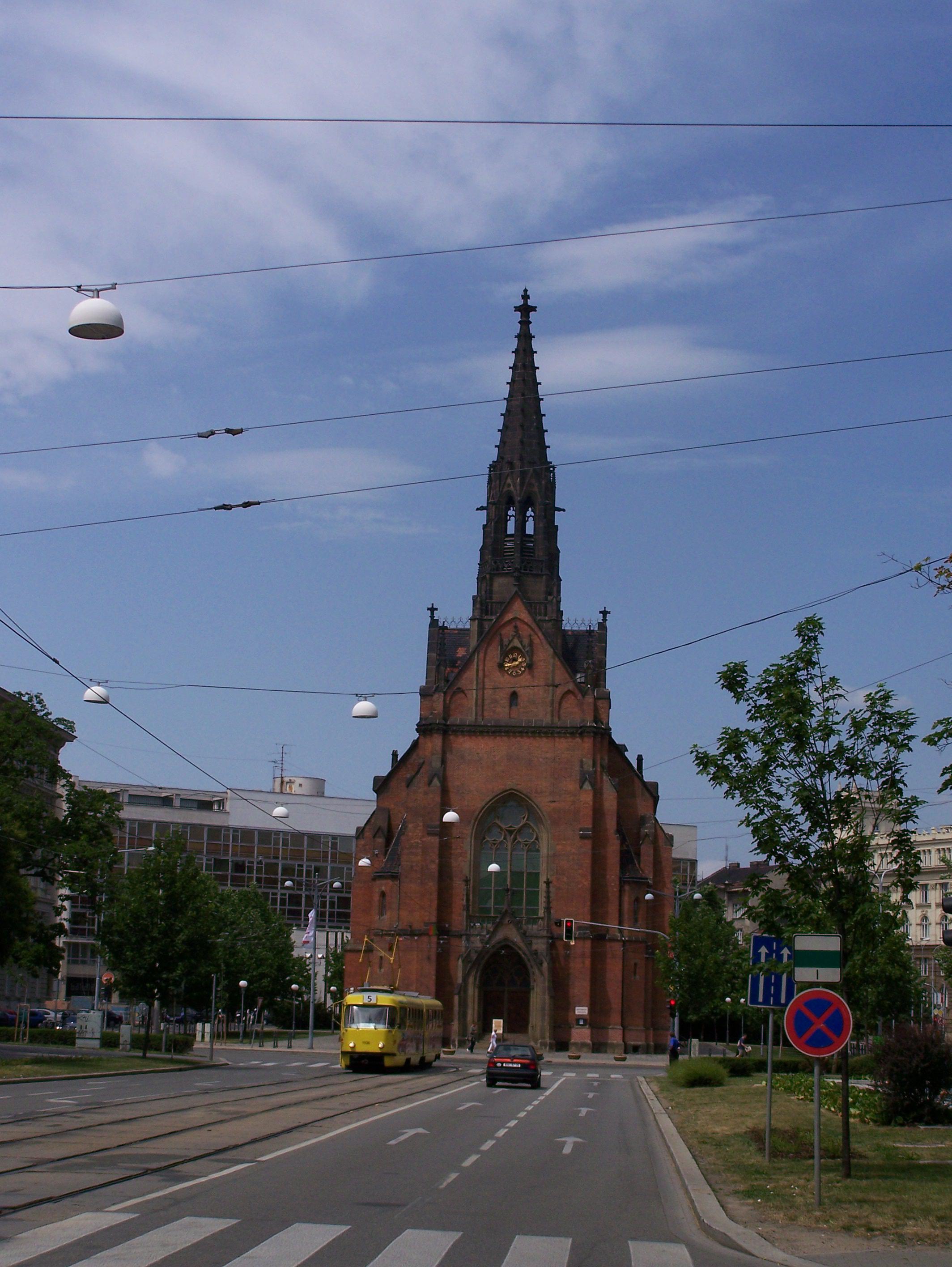 Červený kostel J. A. Komenského foto 6