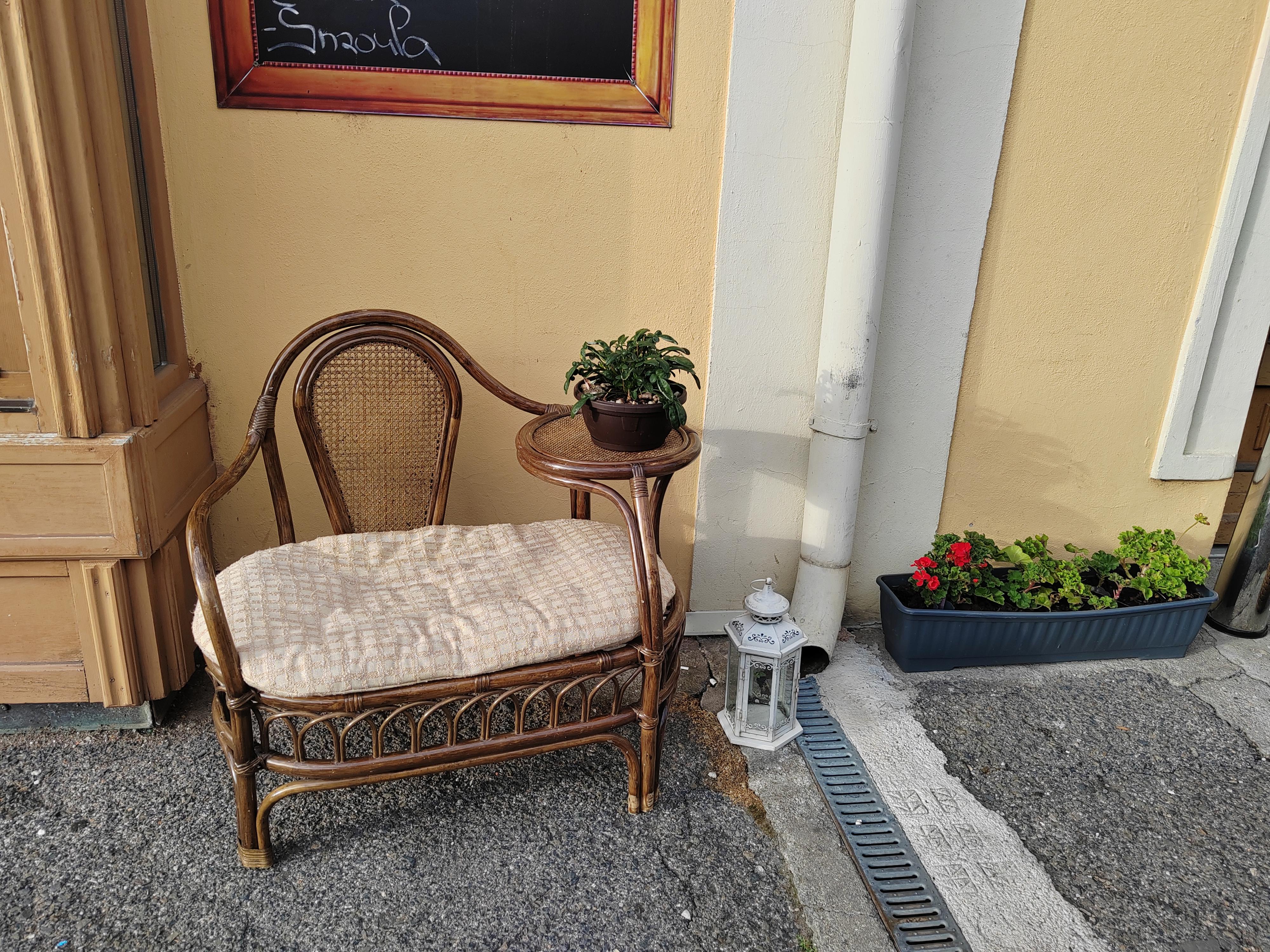 Cafe na náměstí foto 3