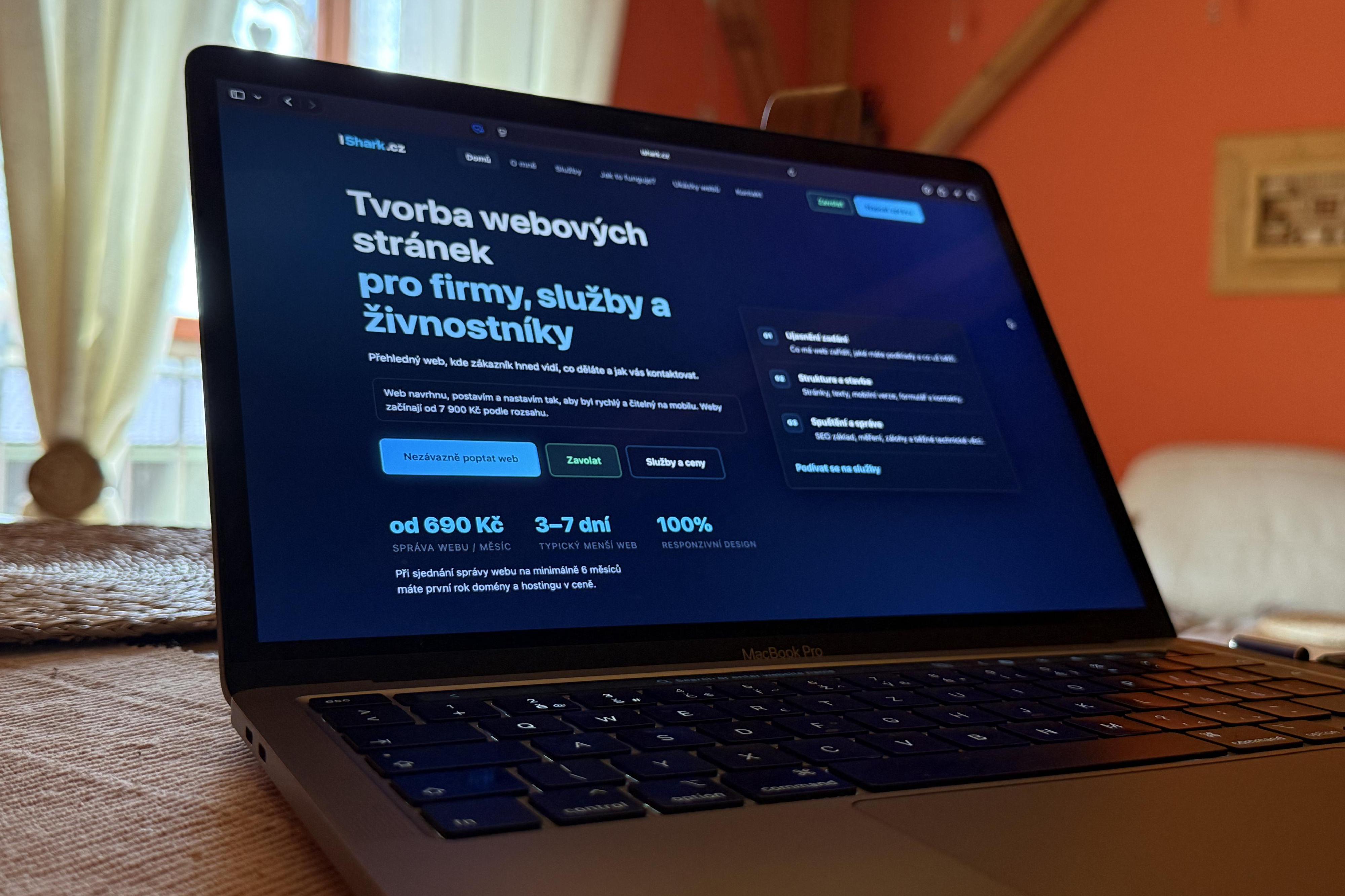 Medium web na míru