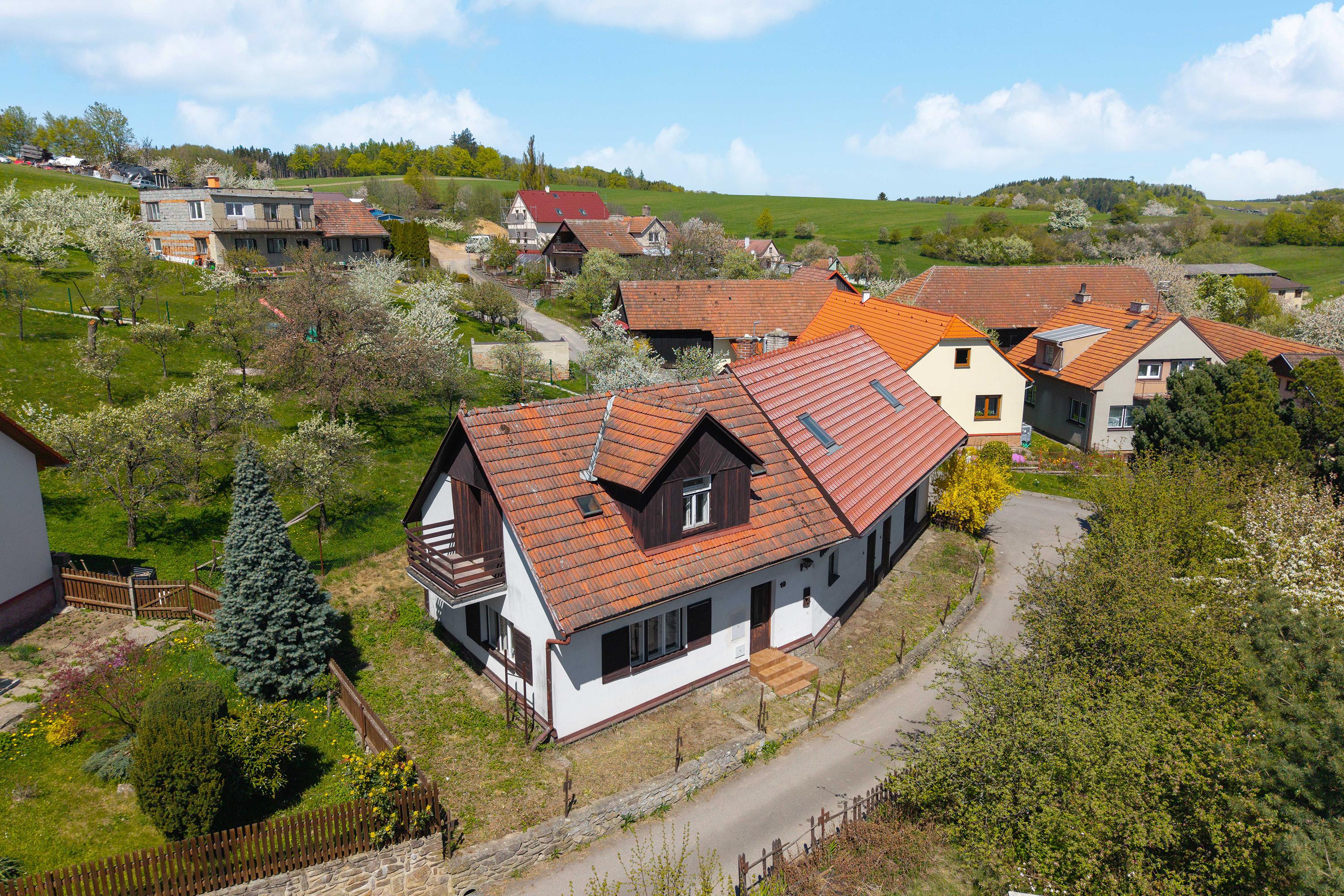 Prodej chalupy, Osiky, podkroví a zahrada