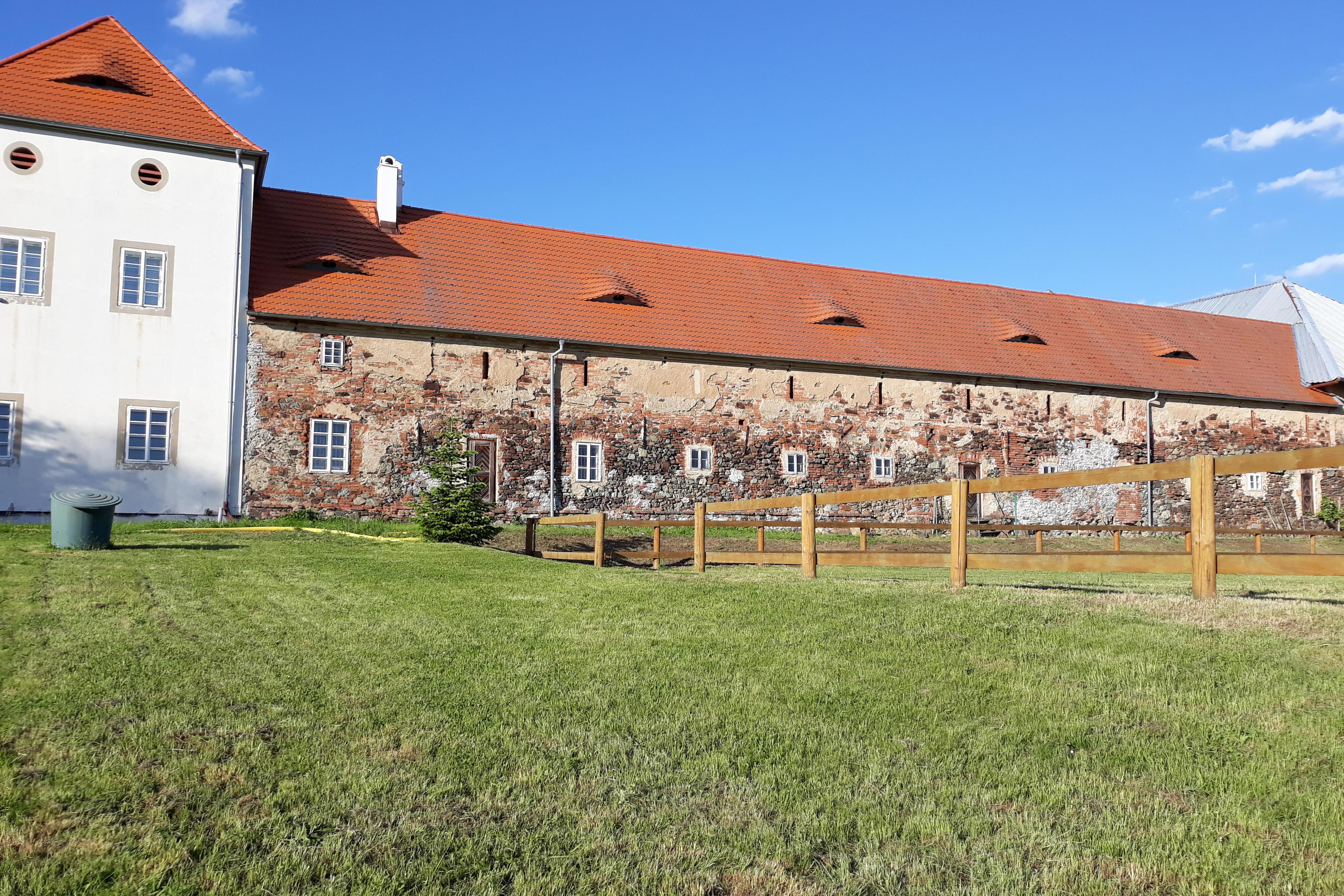 Tvrz Draheničky