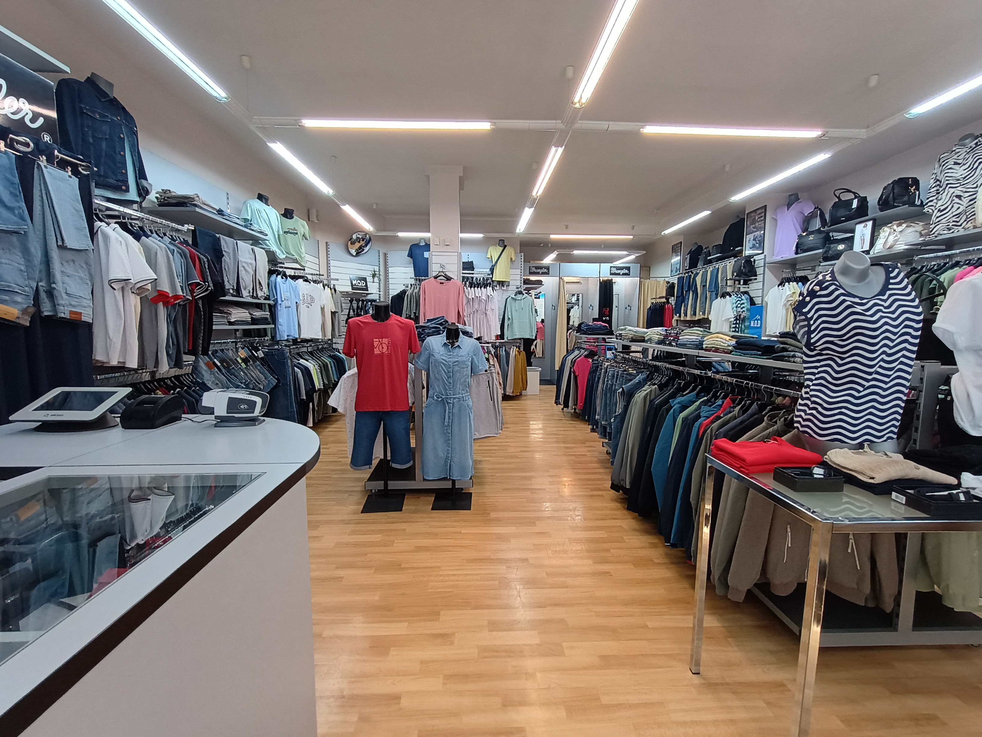 Blue box jeans & clothing foto 2