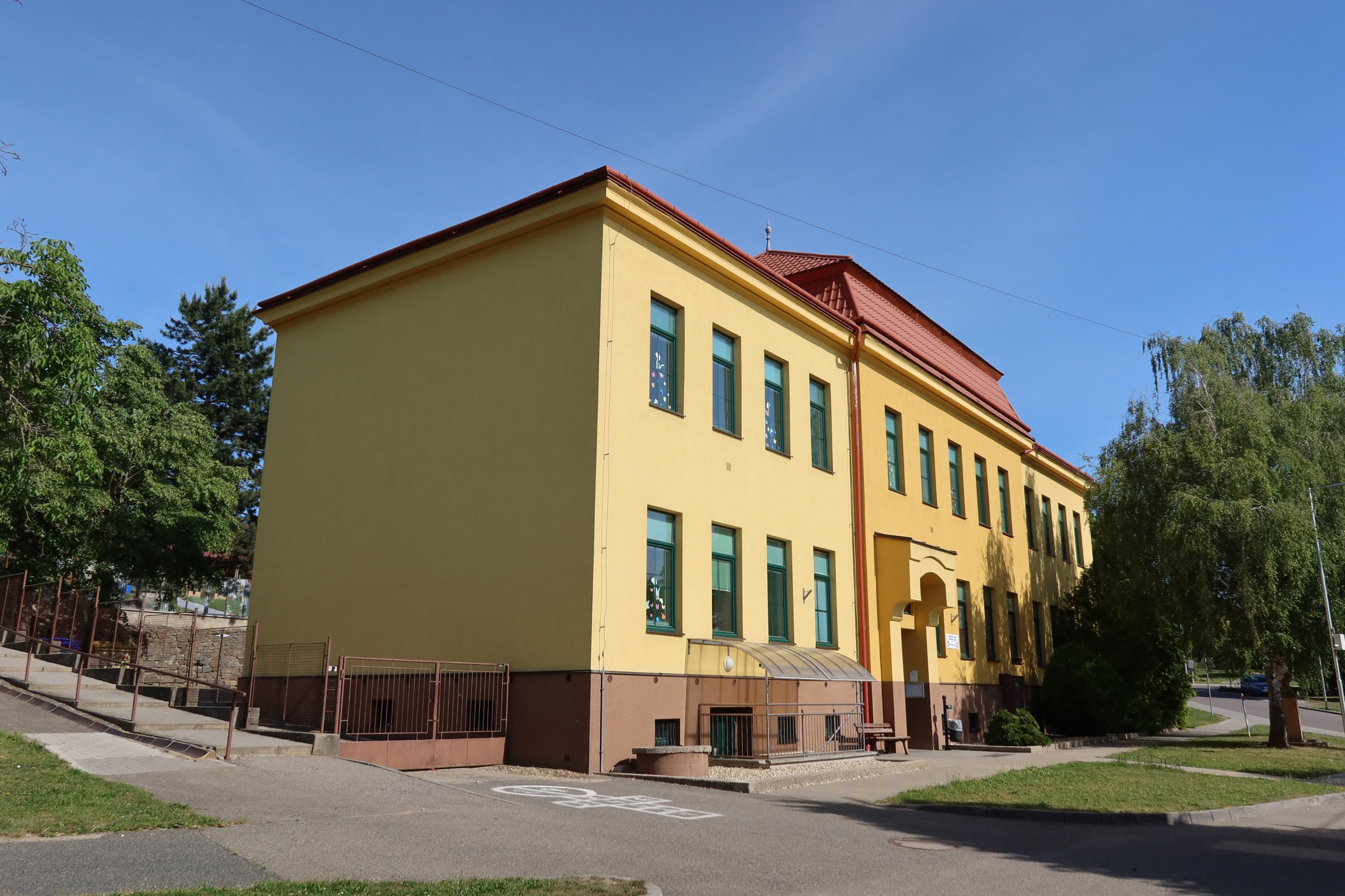 ZŠ a MŠ Týnec foto 3