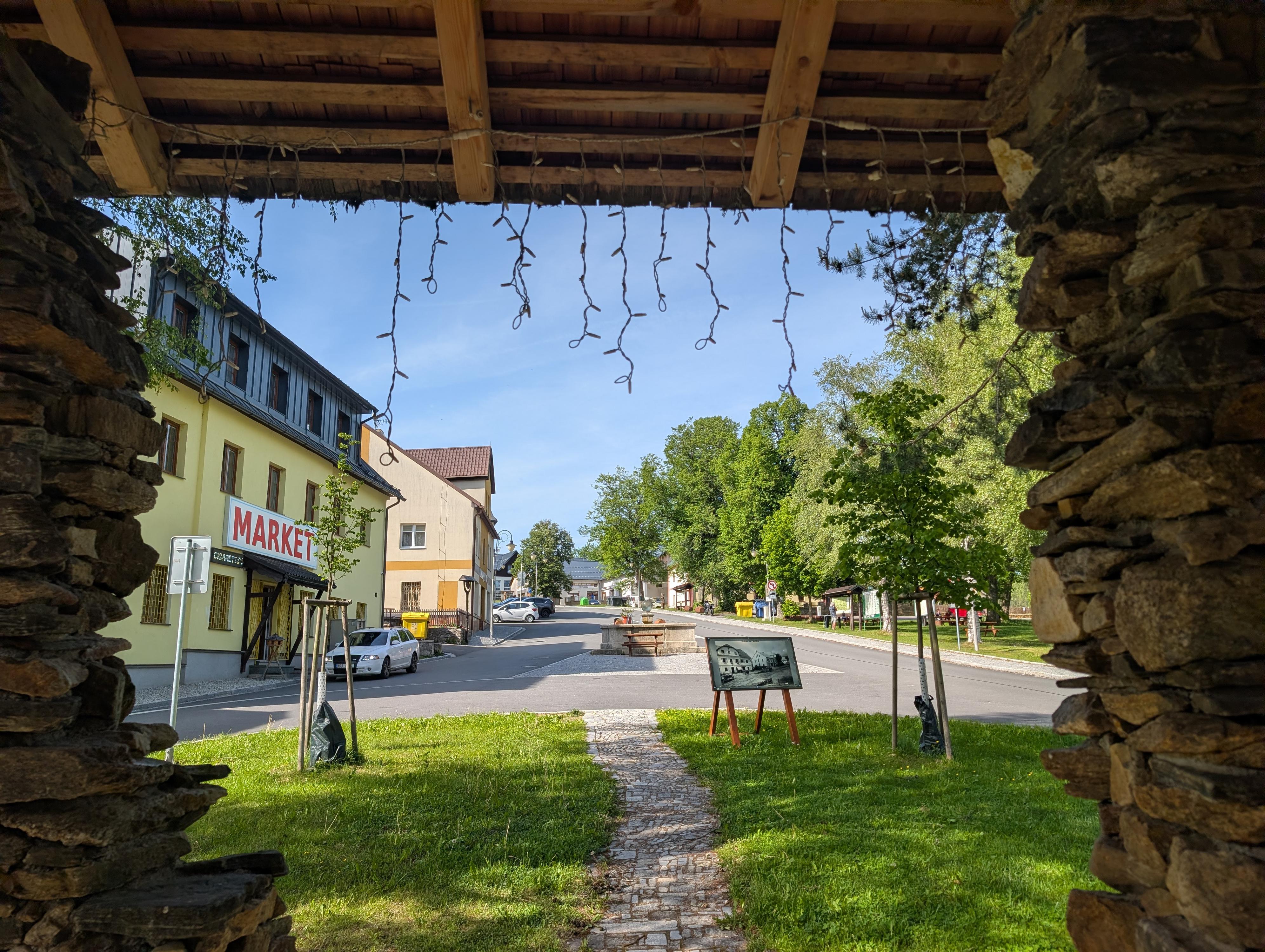 Market Strážný foto 1