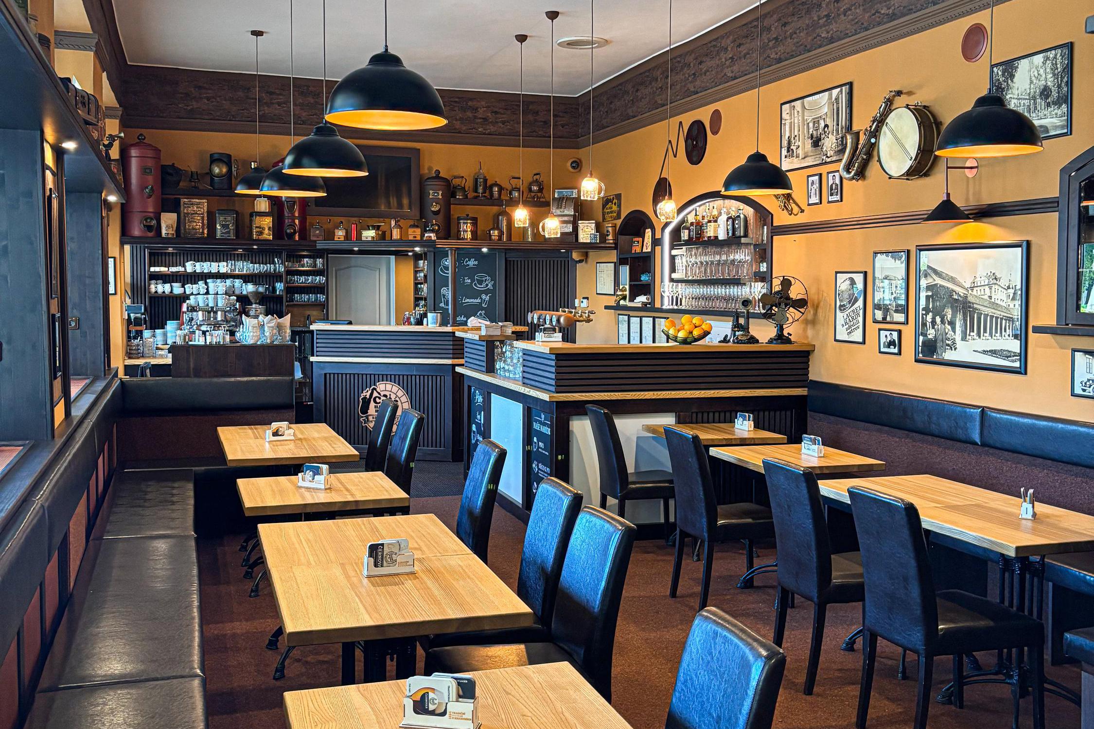 Café Illusion History