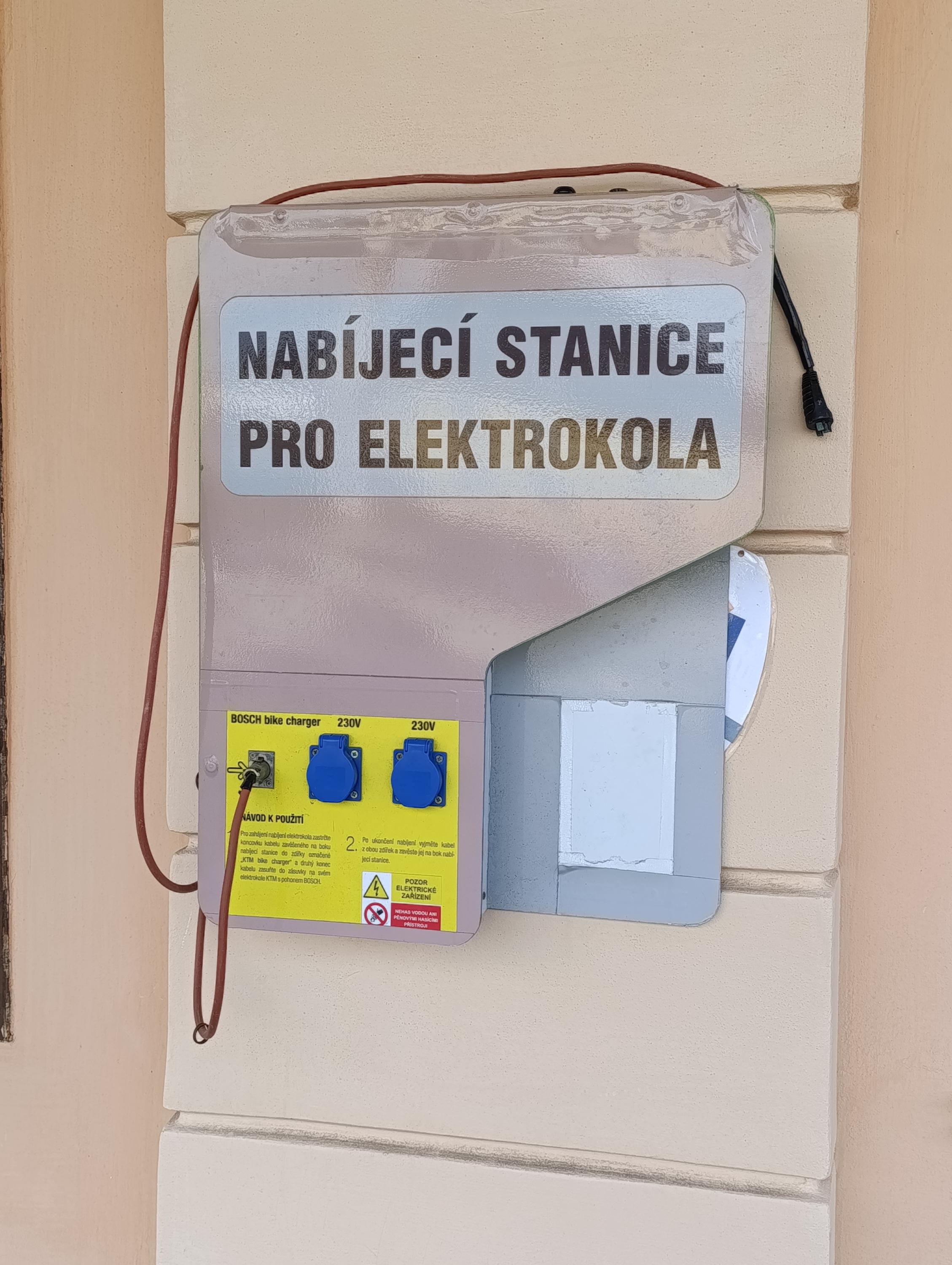 Nabíjecí zásuvka pro elektrokola - Bruntál foto 2