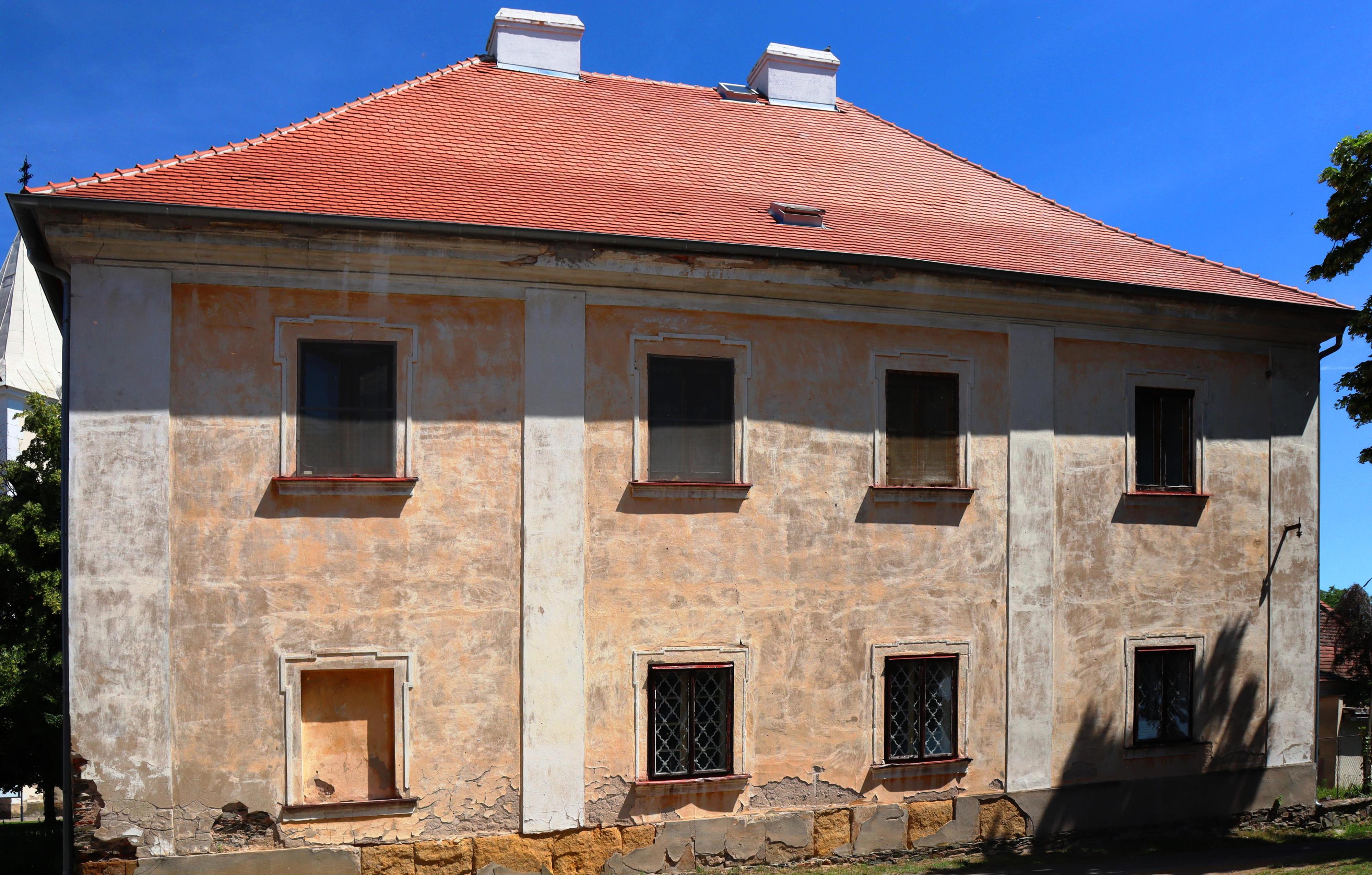 Římskokatolická farnost - děkanství Týnec nad Labem foto 2