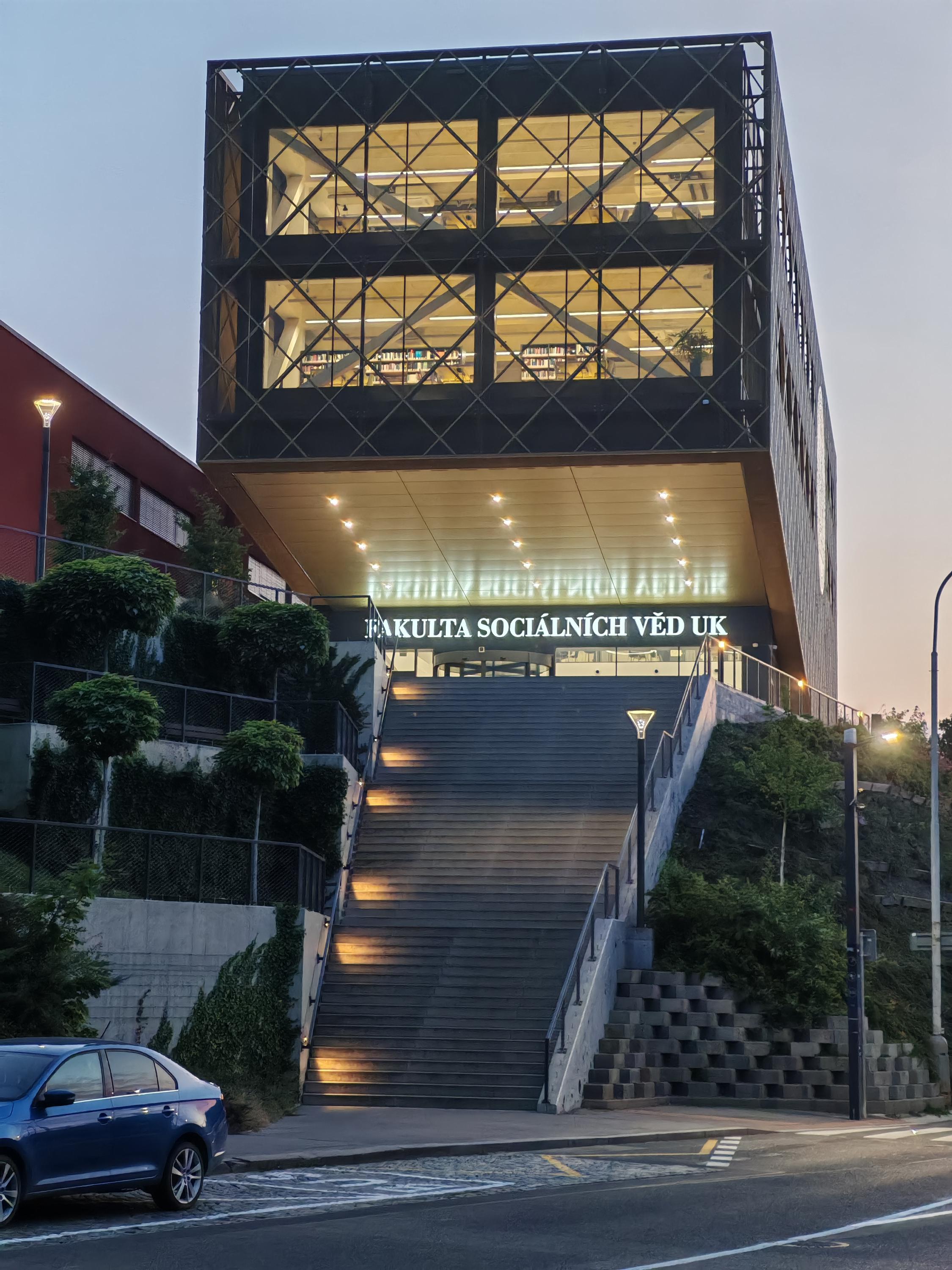 Fakulta sociálních věd - Univerzita Karlova foto 5