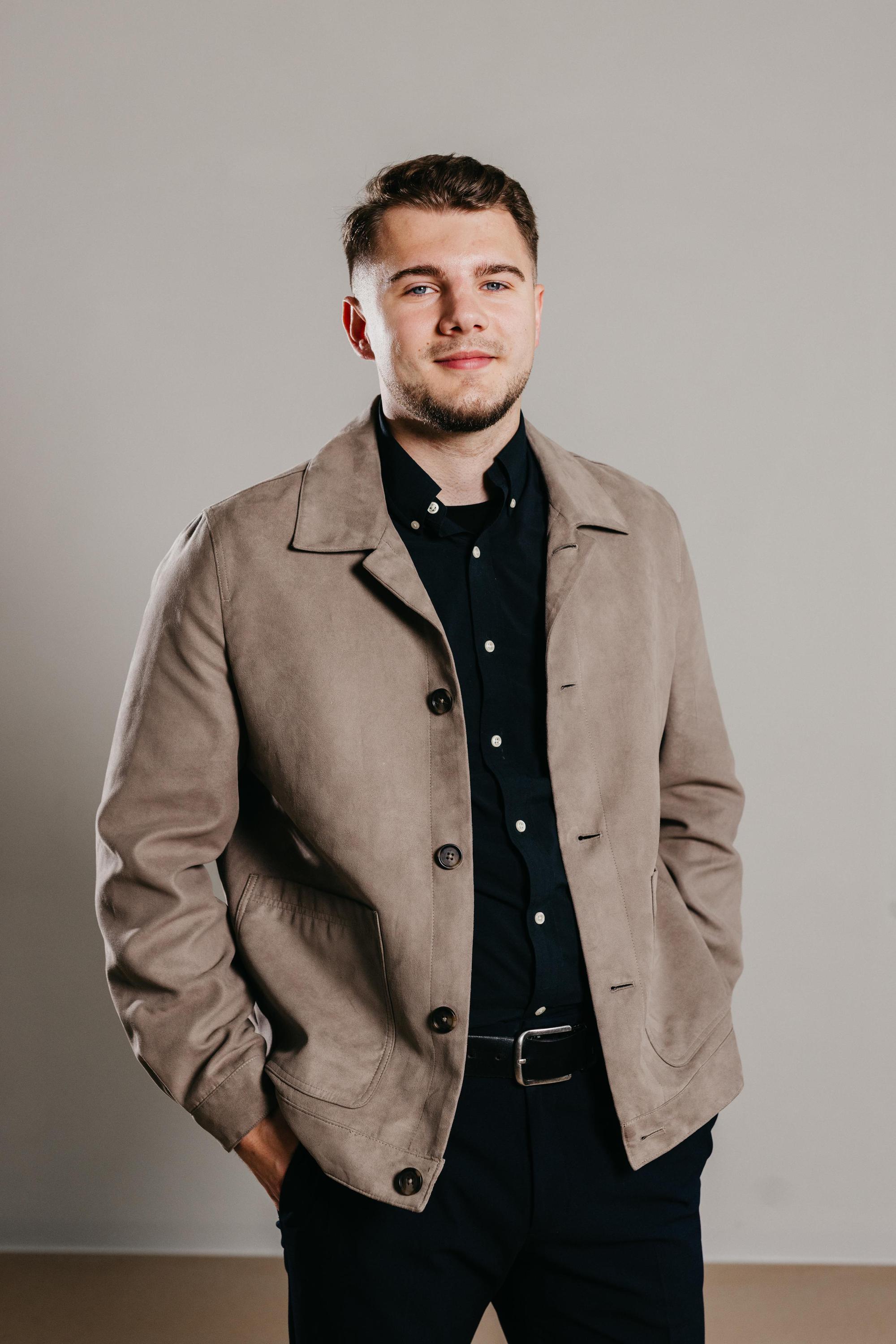 Adam Dlouhý - realitní makléř foto 4