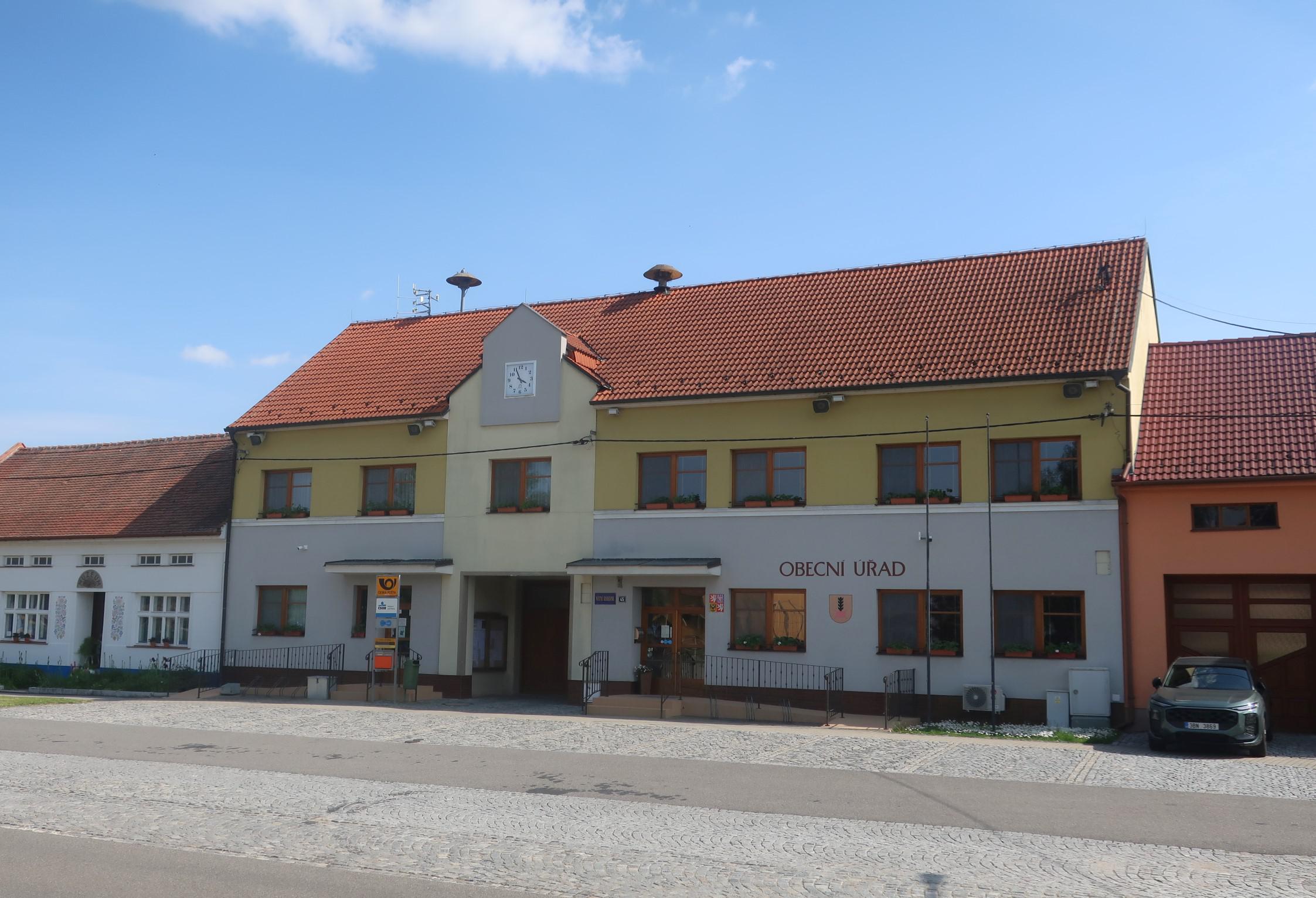 Obec Hovorany - obecní úřad foto 6