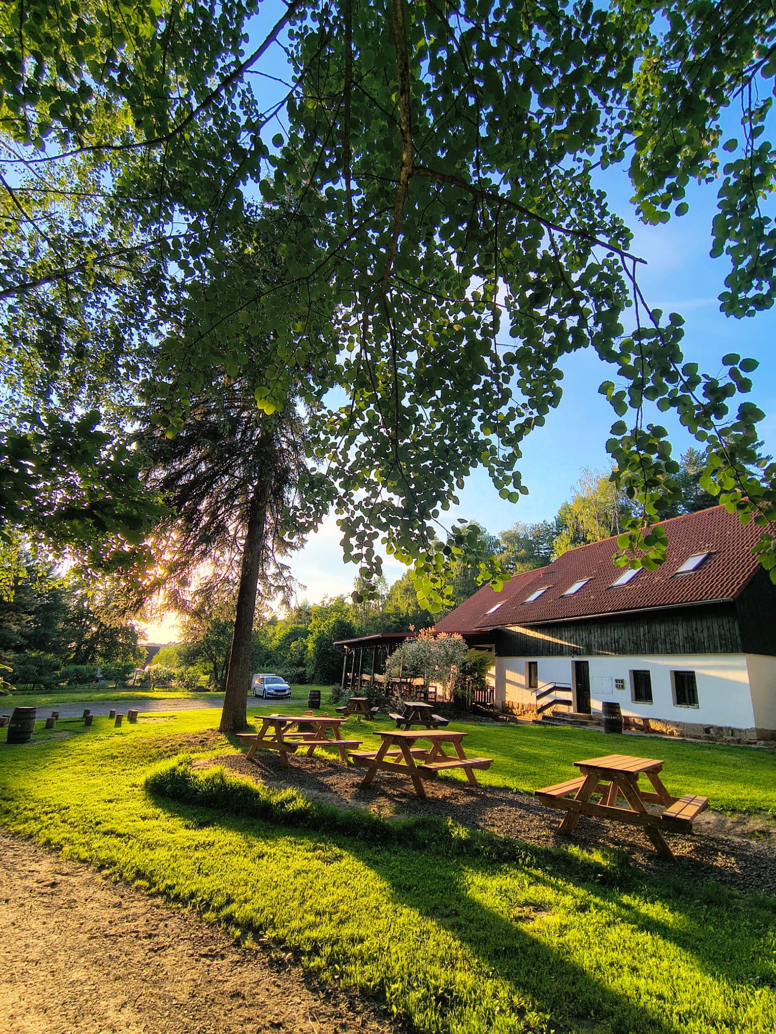 Místo na Klokočských skalách - restaurace foto 2