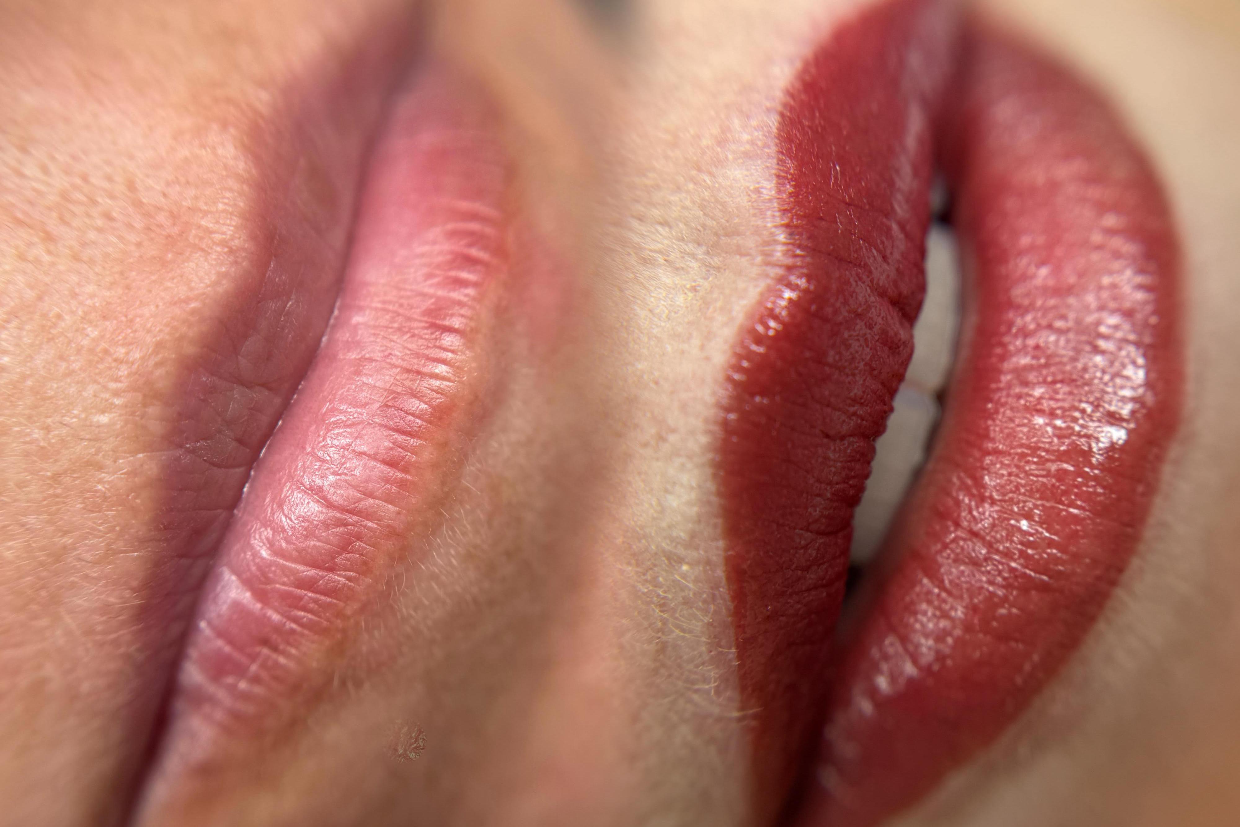 Permanentní make-up rtů se slevou 25 %