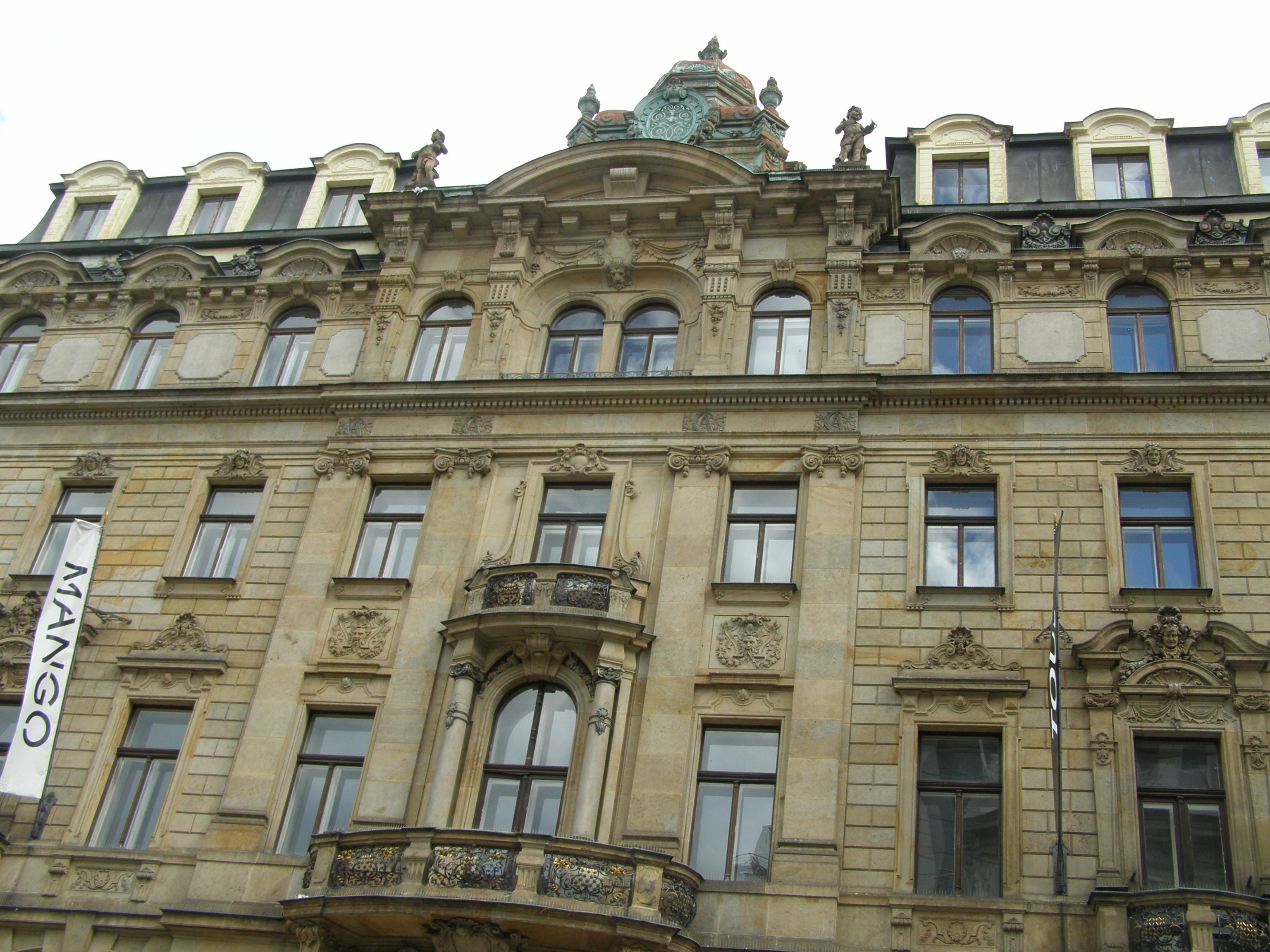1. Slovanské gymnázium a jazyková škola s právem státní jazykové zkoušky foto 3