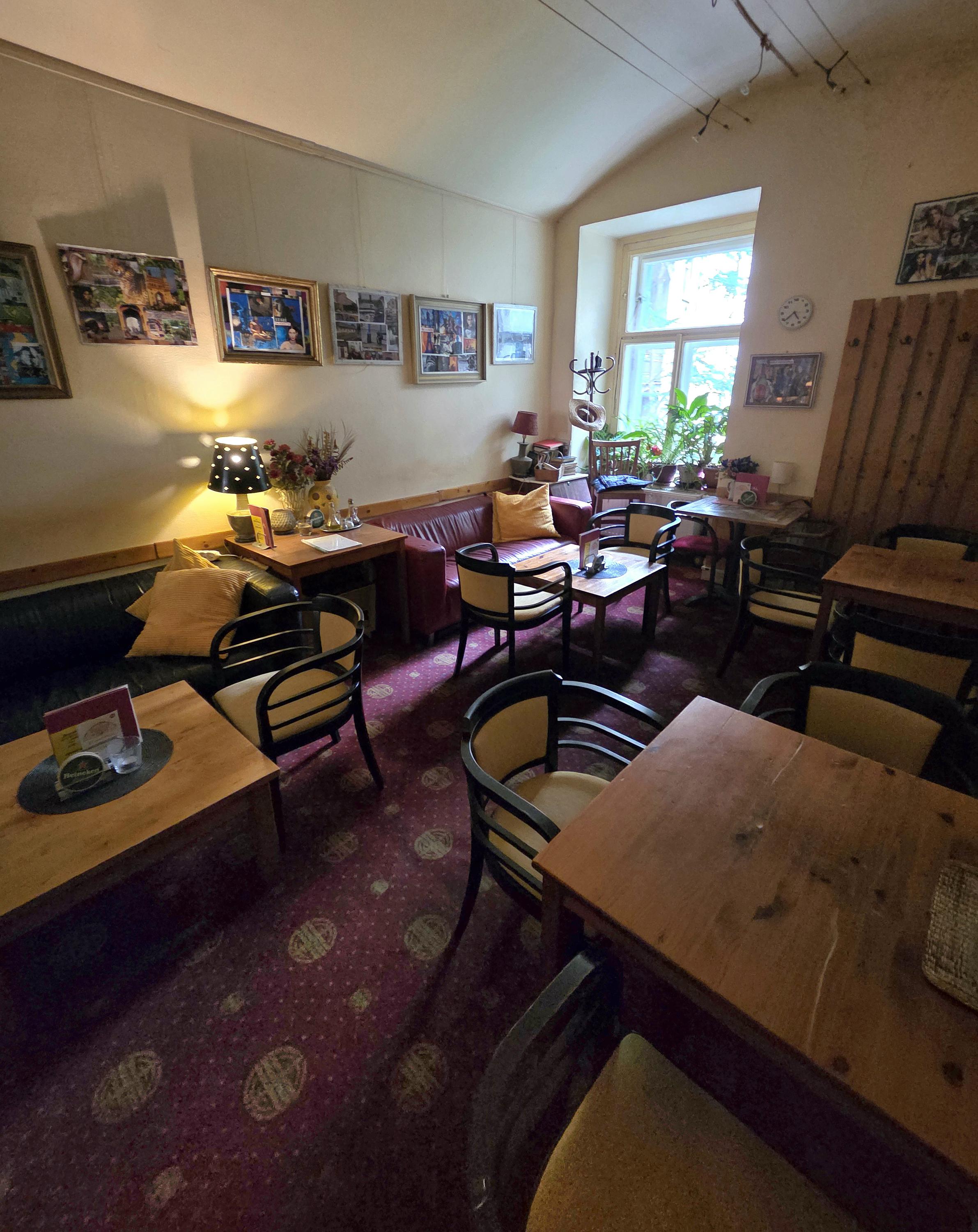 LOCÁL café & bar