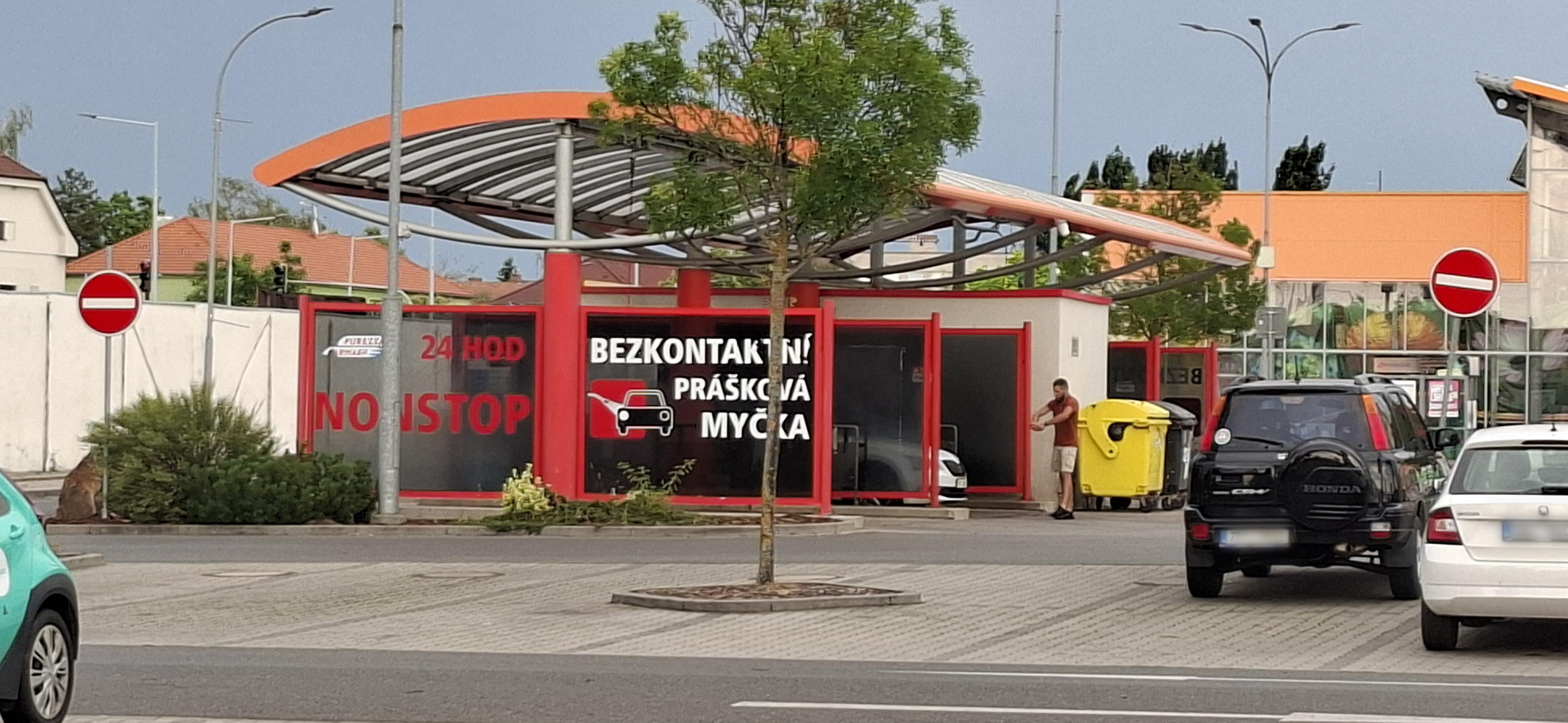 Bezkontaktní myčka Area Bory