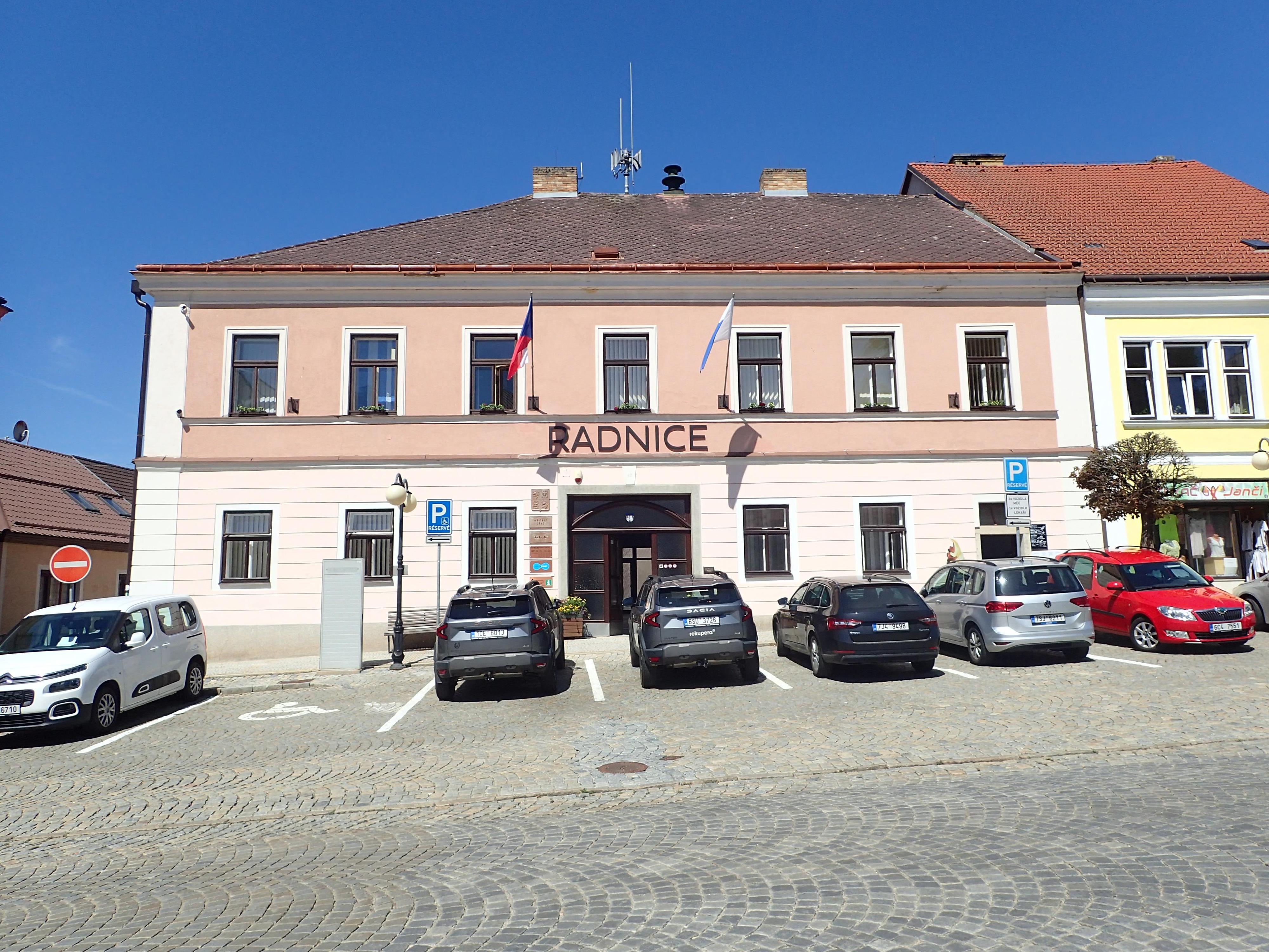 Kamenice nad Lipou - městský úřad foto 4