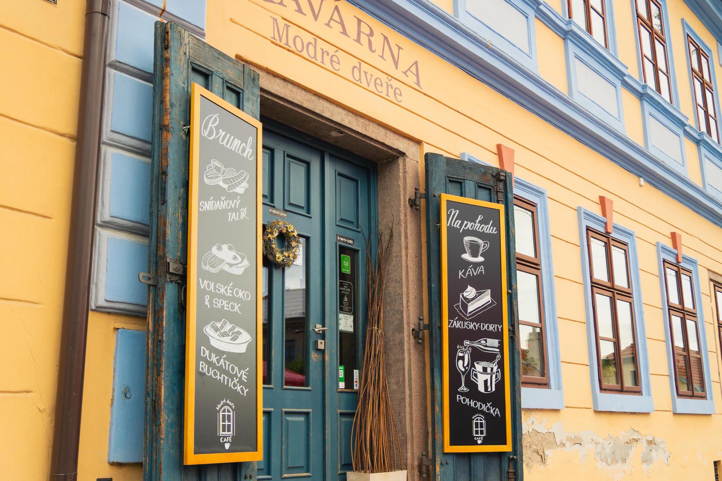 Cafe Modré dveře